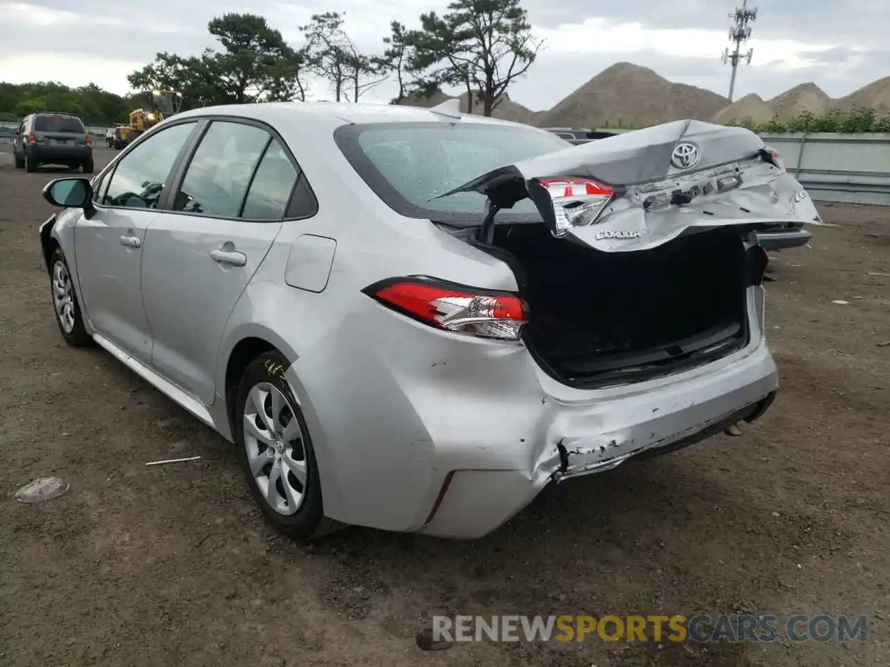 3 Photograph of a damaged car 5YFEPMAE3MP193016 TOYOTA COROLLA 2021