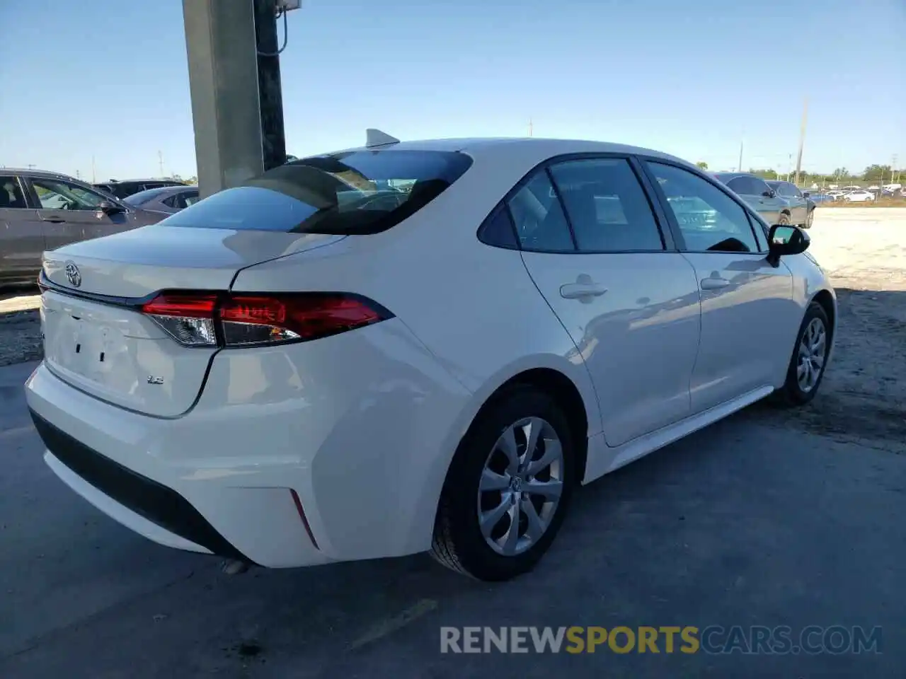 4 Photograph of a damaged car 5YFEPMAE3MP201518 TOYOTA COROLLA 2021