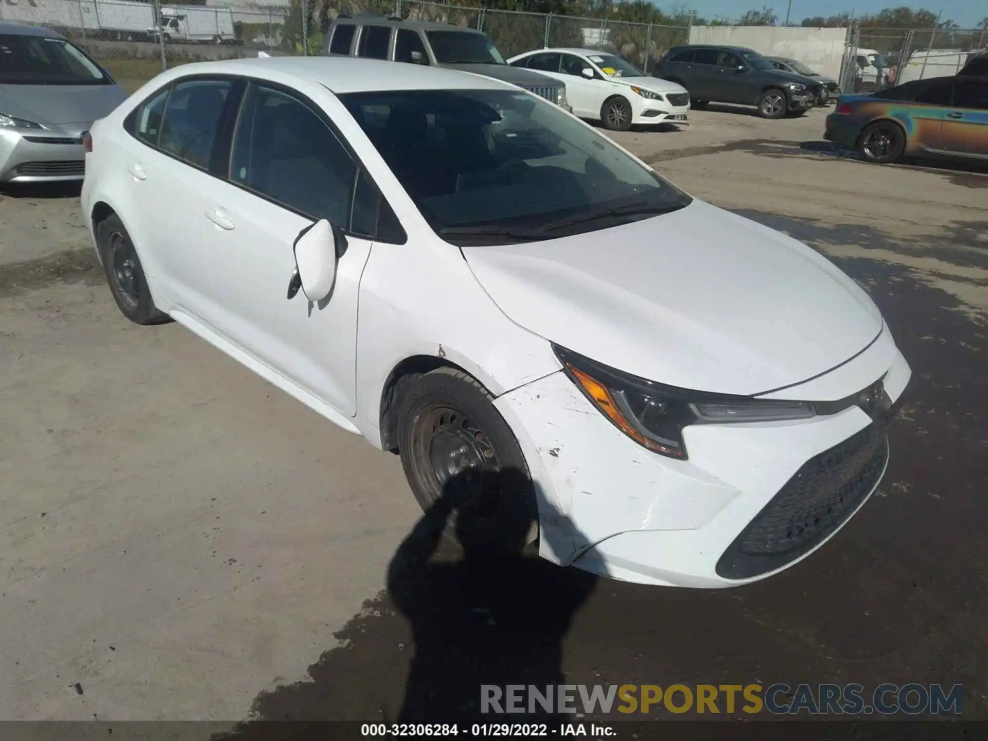 1 Photograph of a damaged car 5YFEPMAE3MP202331 TOYOTA COROLLA 2021