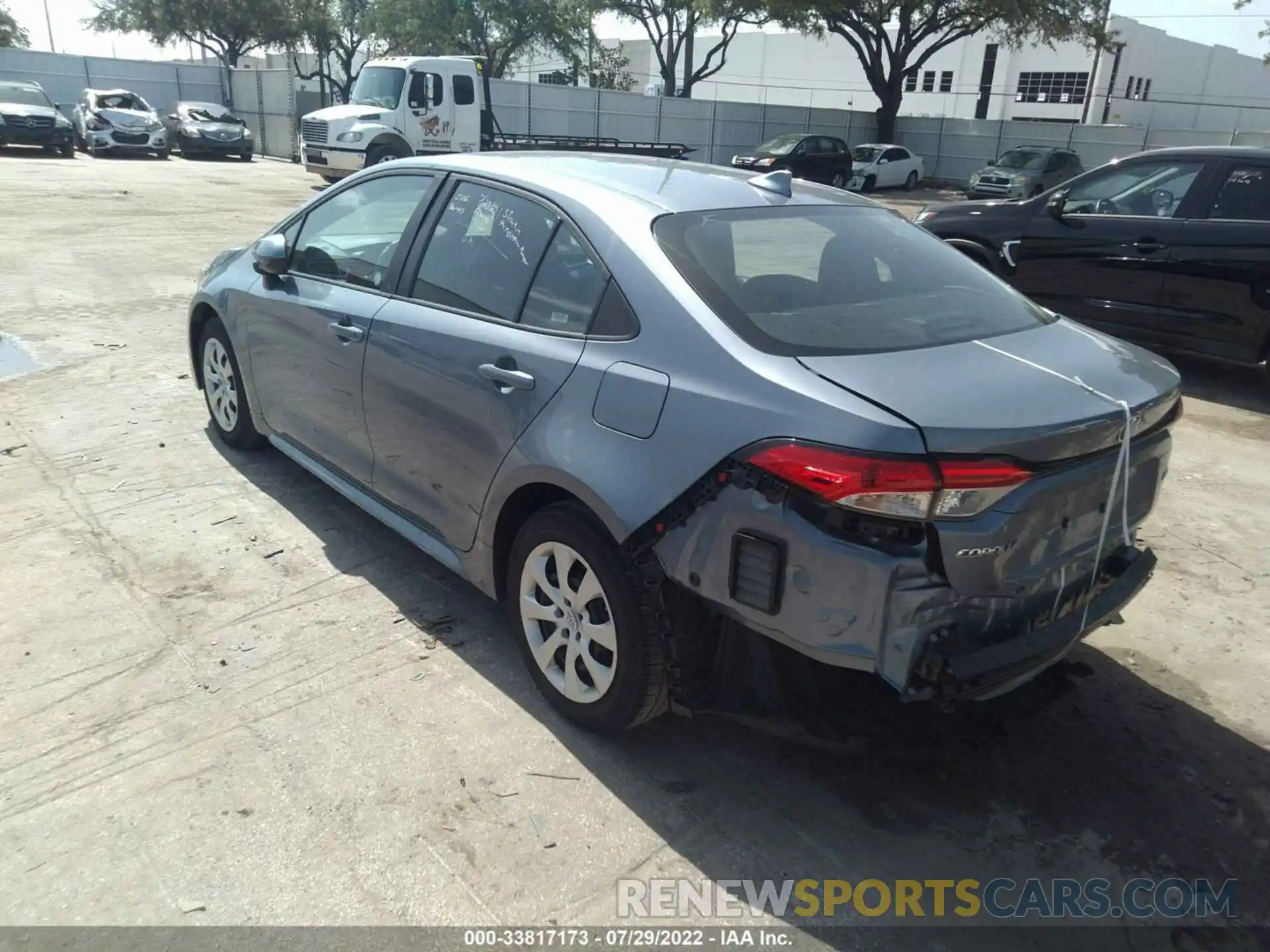 3 Photograph of a damaged car 5YFEPMAE3MP202832 TOYOTA COROLLA 2021