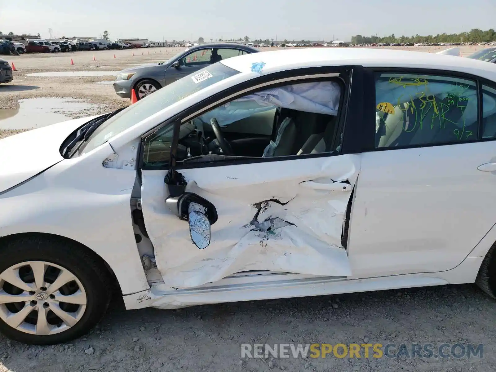 10 Photograph of a damaged car 5YFEPMAE3MP204743 TOYOTA COROLLA 2021