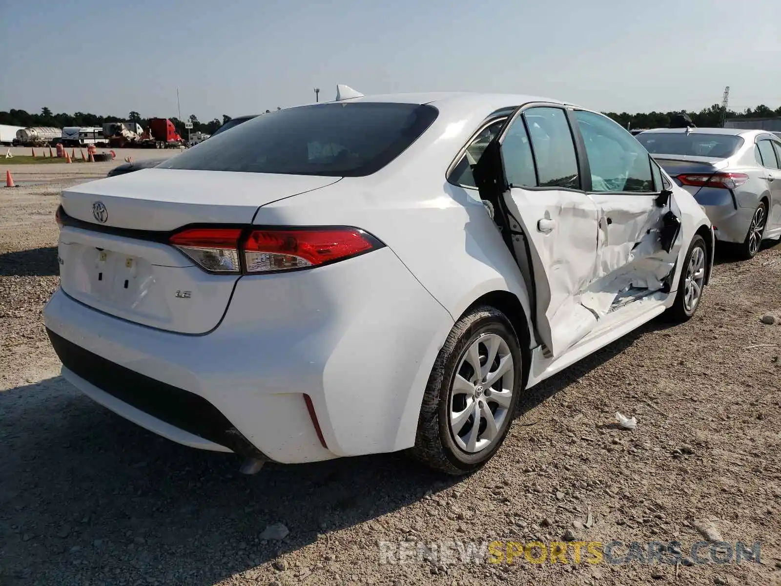 4 Photograph of a damaged car 5YFEPMAE3MP204743 TOYOTA COROLLA 2021