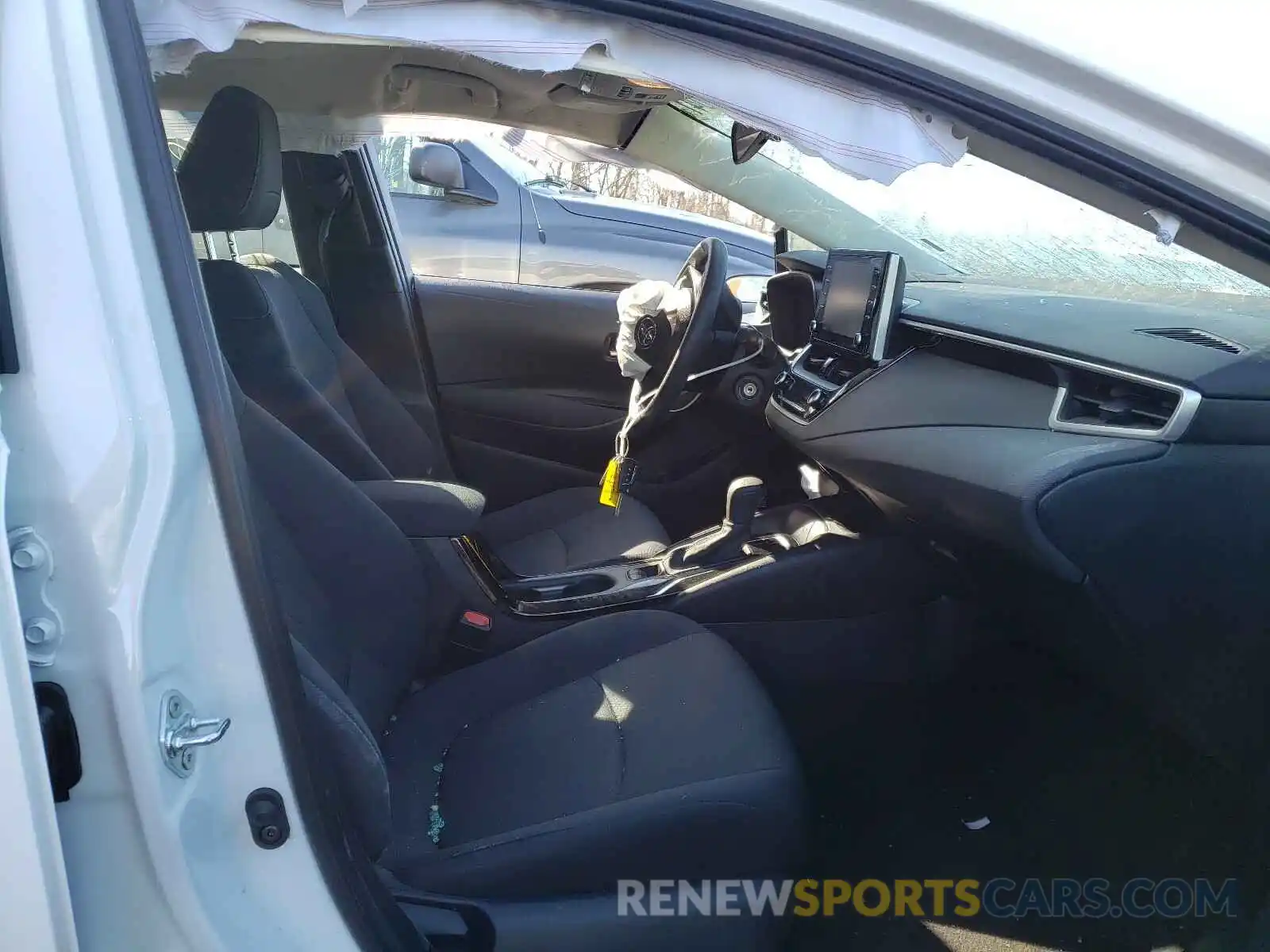 4 Photograph of a damaged car 5YFEPMAE3MP205018 TOYOTA COROLLA 2021