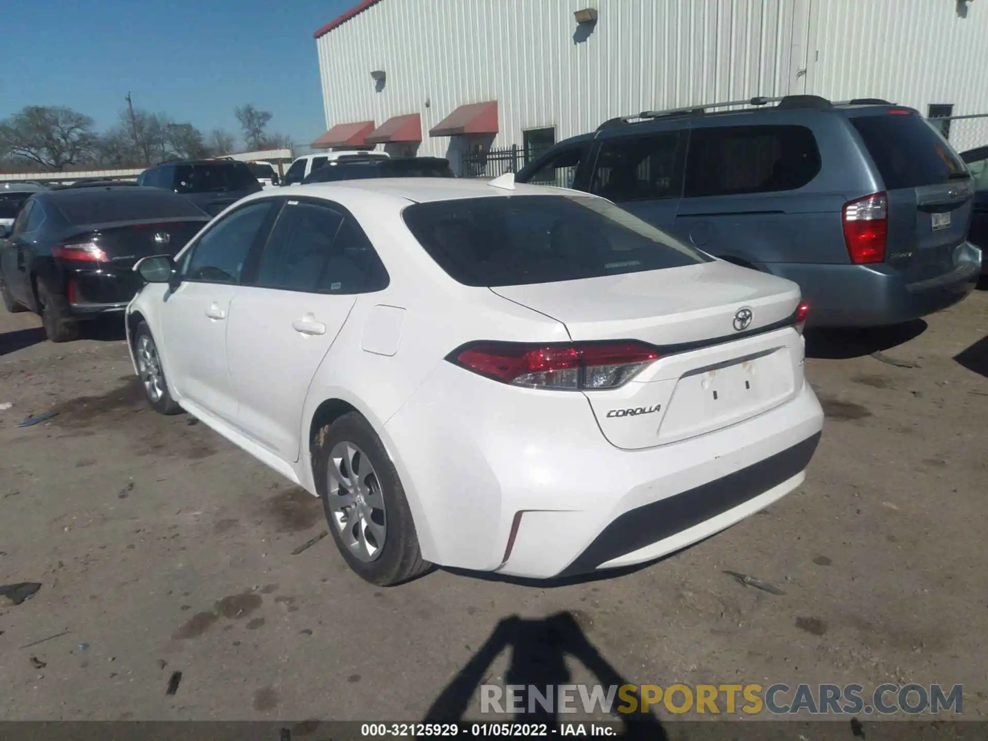 3 Photograph of a damaged car 5YFEPMAE3MP207125 TOYOTA COROLLA 2021