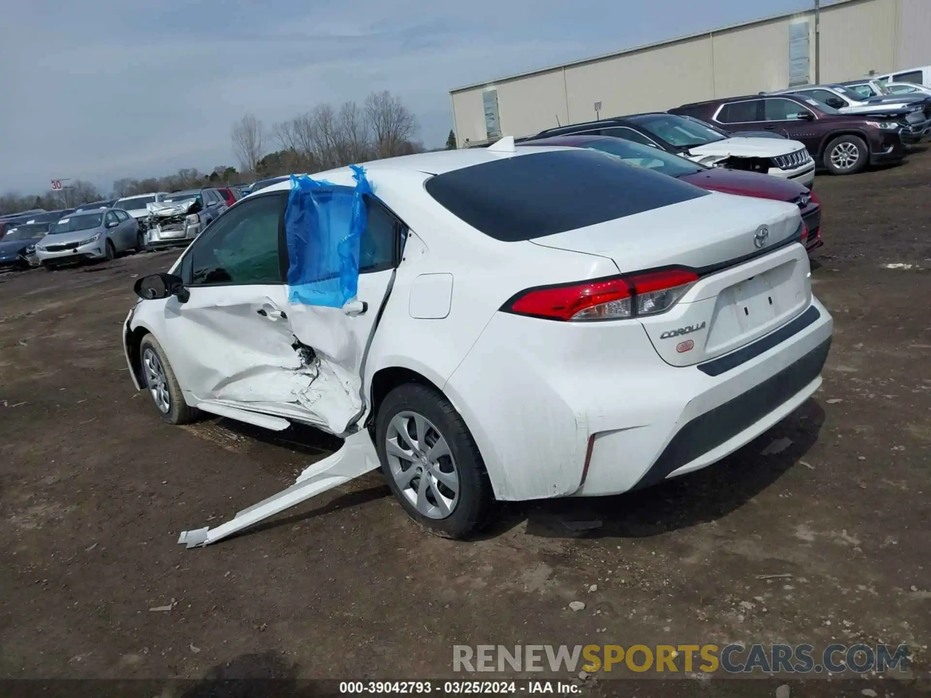 3 Photograph of a damaged car 5YFEPMAE3MP212518 TOYOTA COROLLA 2021