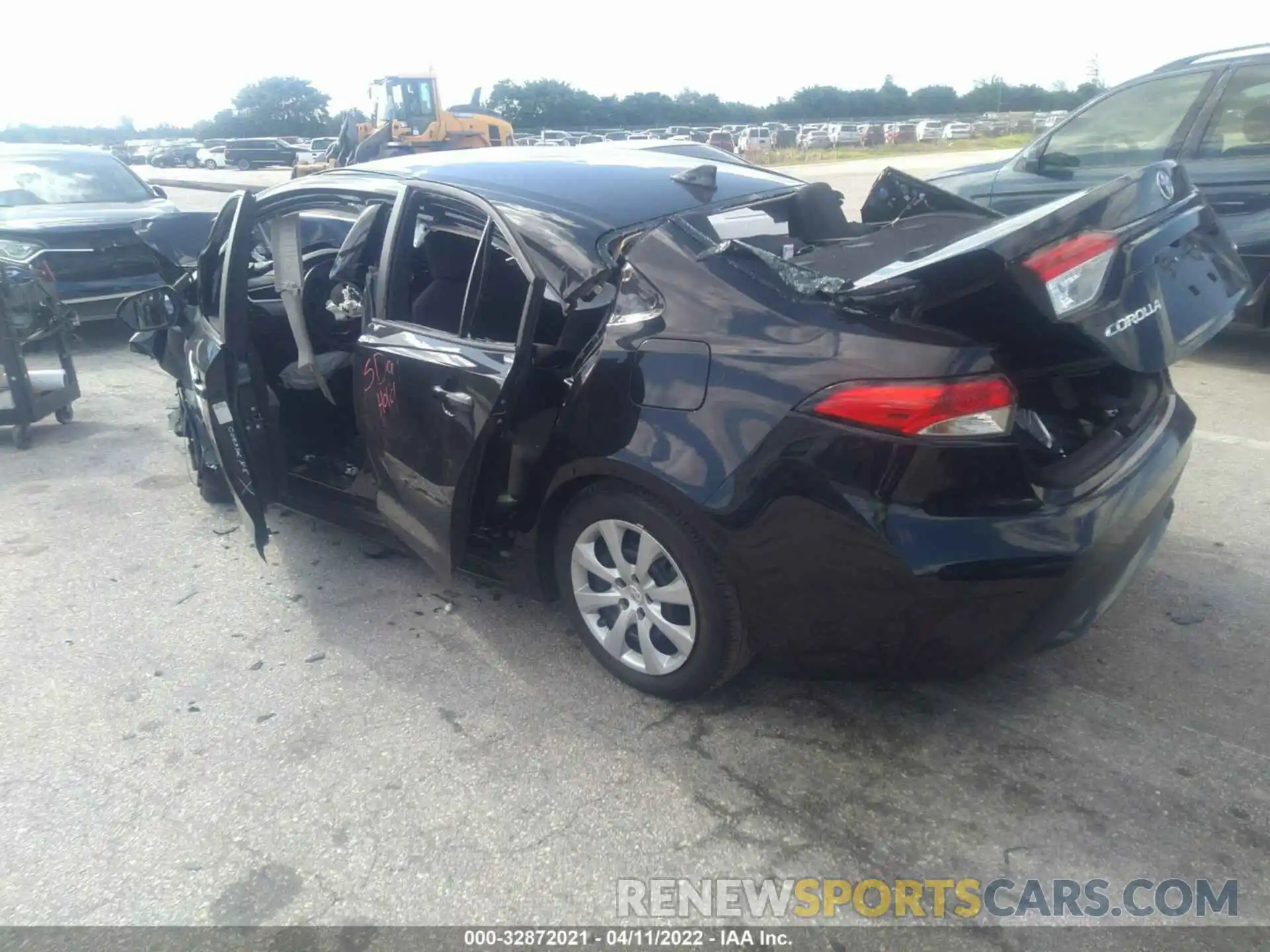 3 Photograph of a damaged car 5YFEPMAE3MP222563 TOYOTA COROLLA 2021