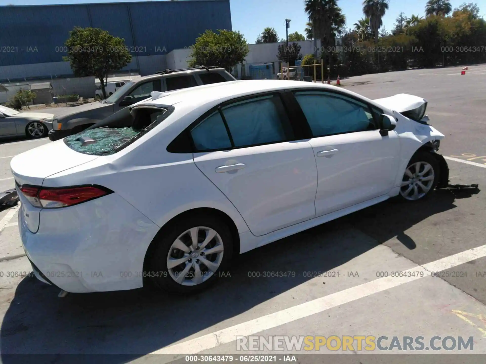 4 Photograph of a damaged car 5YFEPMAE3MP225656 TOYOTA COROLLA 2021