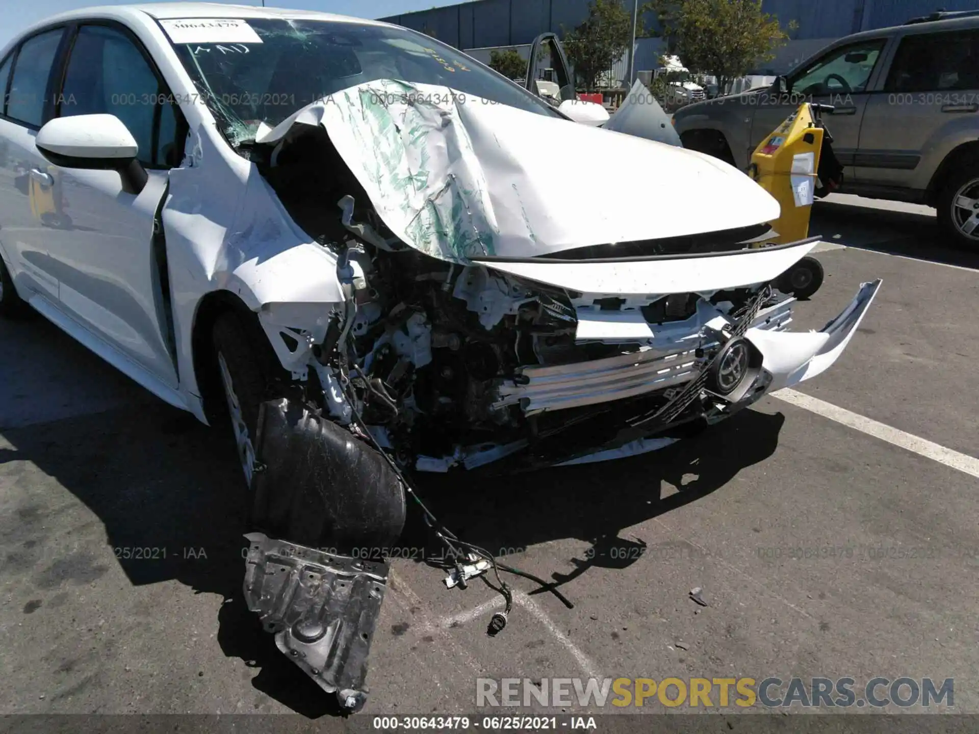 6 Photograph of a damaged car 5YFEPMAE3MP225656 TOYOTA COROLLA 2021