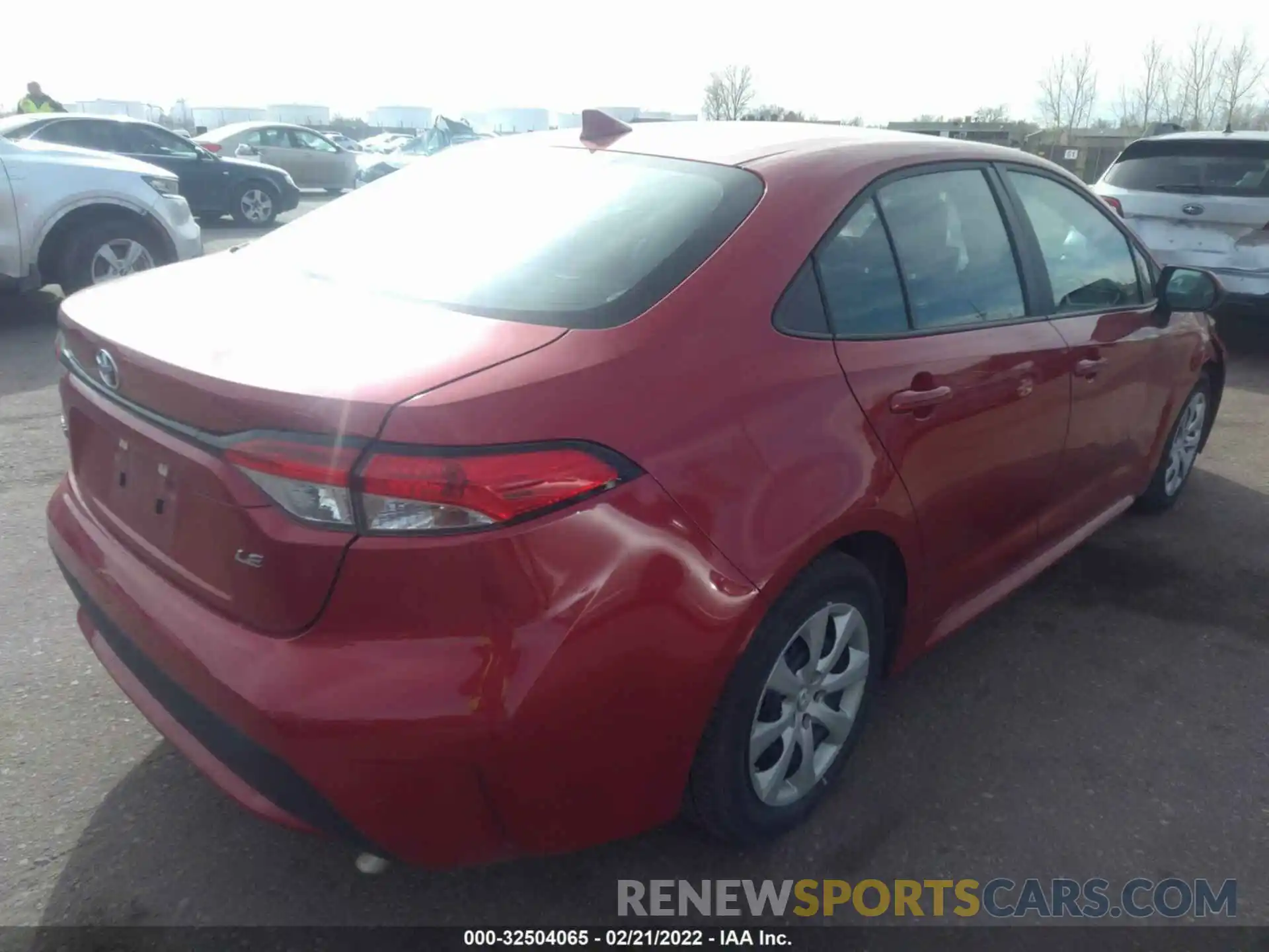 4 Photograph of a damaged car 5YFEPMAE3MP230596 TOYOTA COROLLA 2021