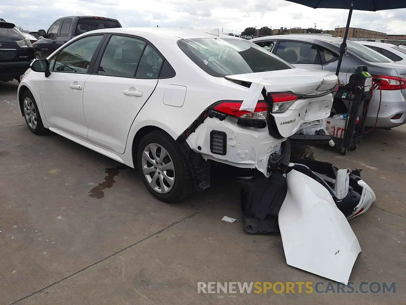 3 Photograph of a damaged car 5YFEPMAE3MP232333 TOYOTA COROLLA 2021