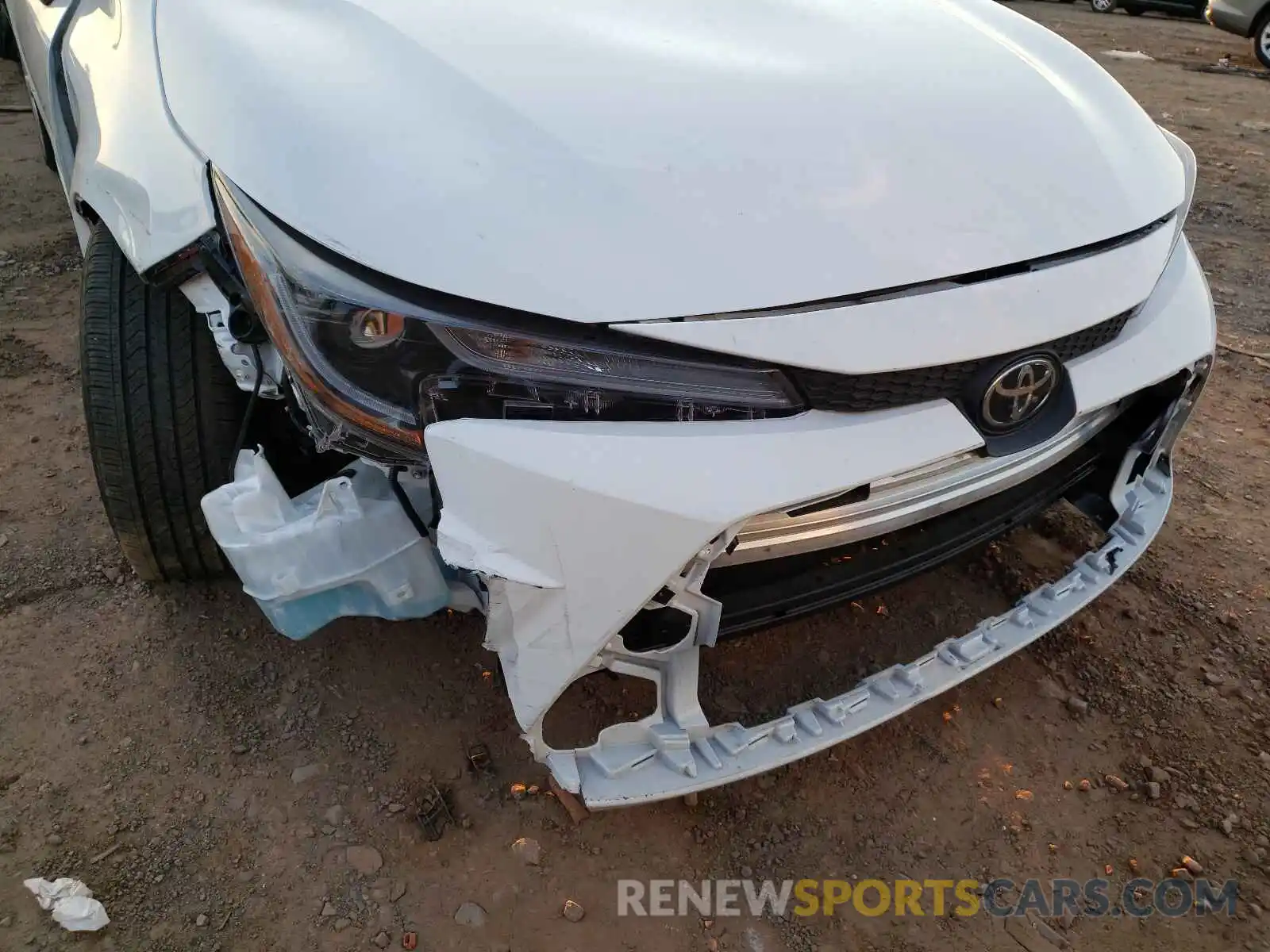 9 Photograph of a damaged car 5YFEPMAE3MP233529 TOYOTA COROLLA 2021