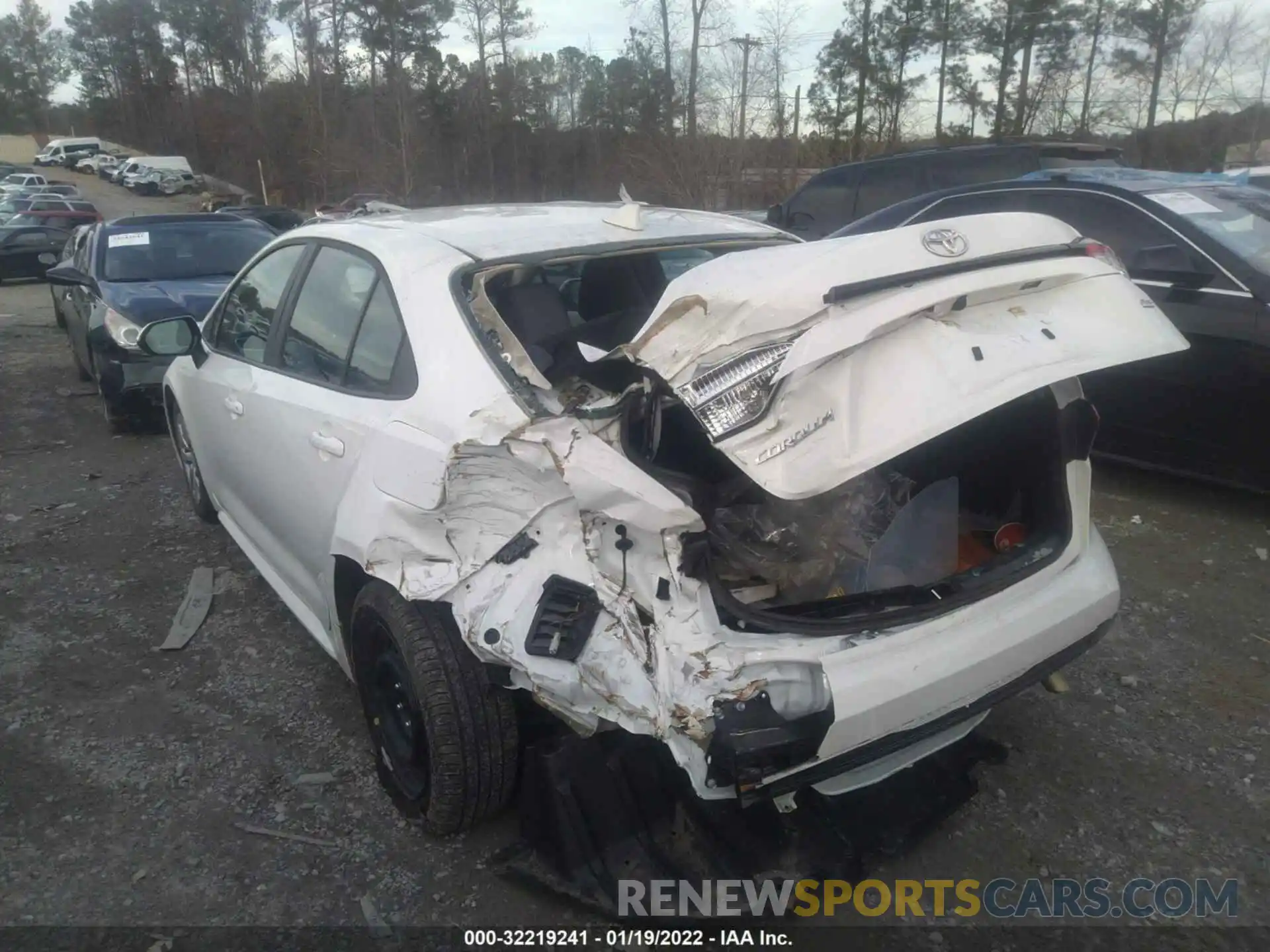 3 Photograph of a damaged car 5YFEPMAE3MP240903 TOYOTA COROLLA 2021