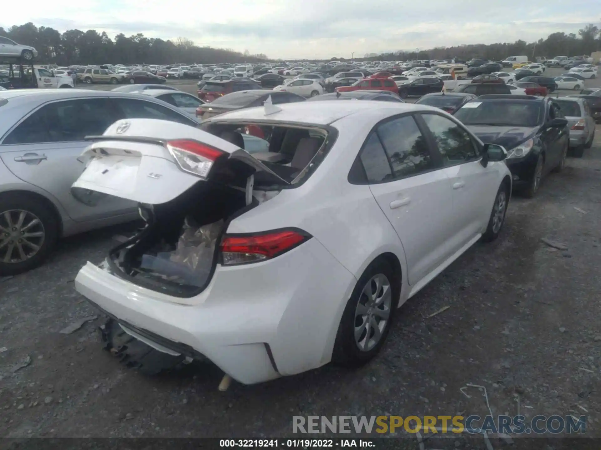 4 Photograph of a damaged car 5YFEPMAE3MP240903 TOYOTA COROLLA 2021