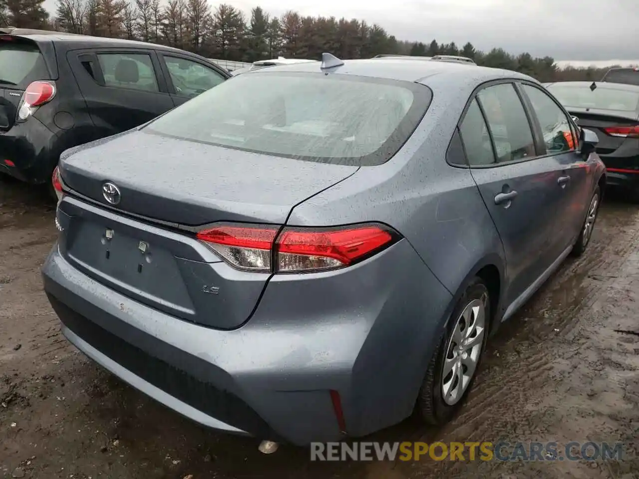 4 Photograph of a damaged car 5YFEPMAE3MP249682 TOYOTA COROLLA 2021