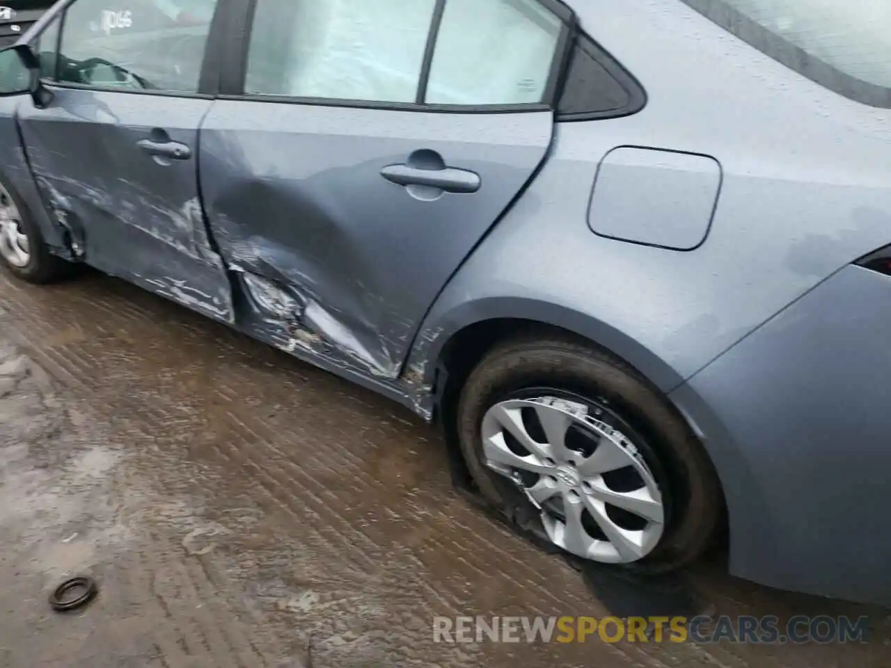 9 Photograph of a damaged car 5YFEPMAE3MP249682 TOYOTA COROLLA 2021