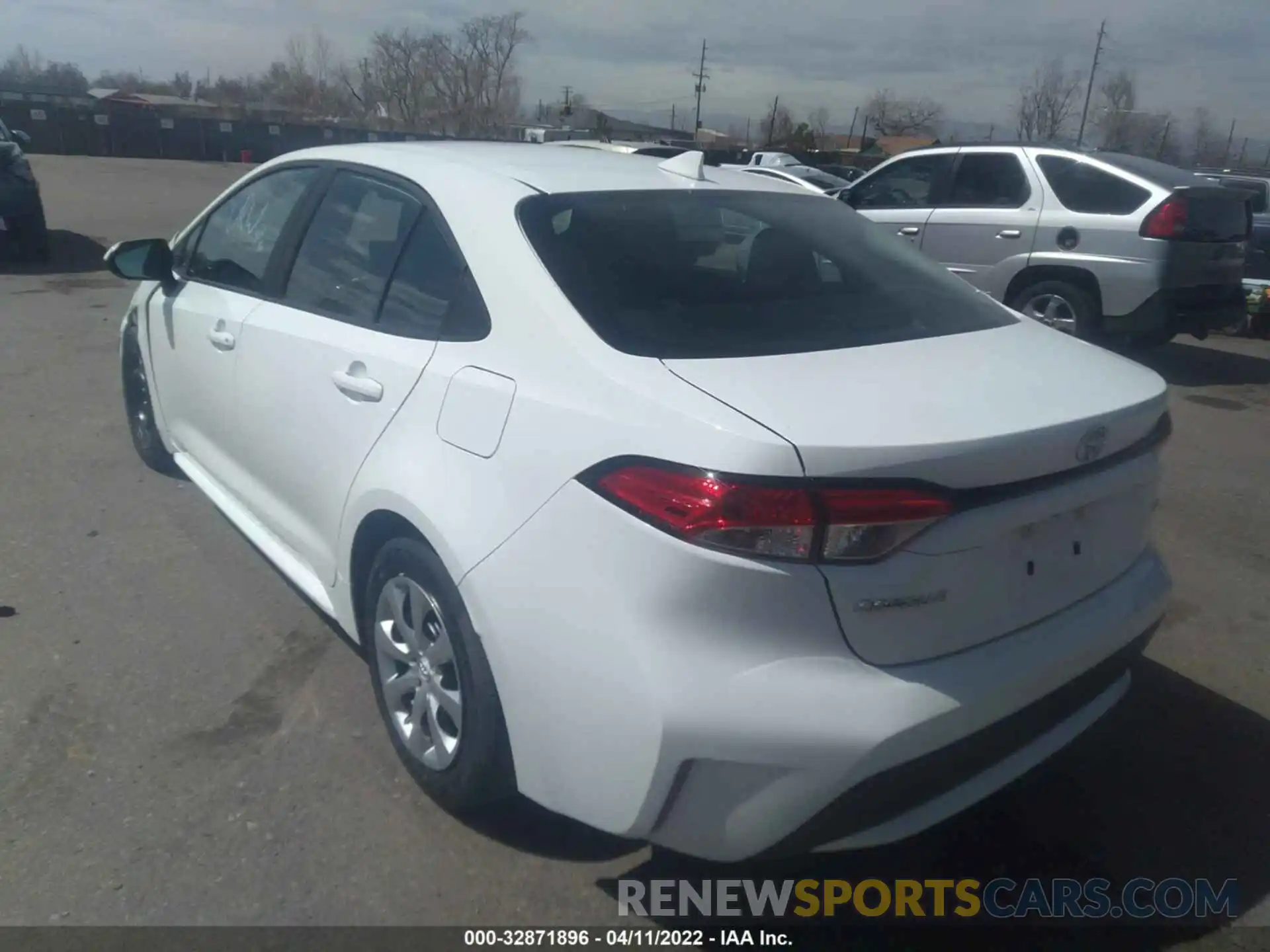 3 Photograph of a damaged car 5YFEPMAE3MP251125 TOYOTA COROLLA 2021