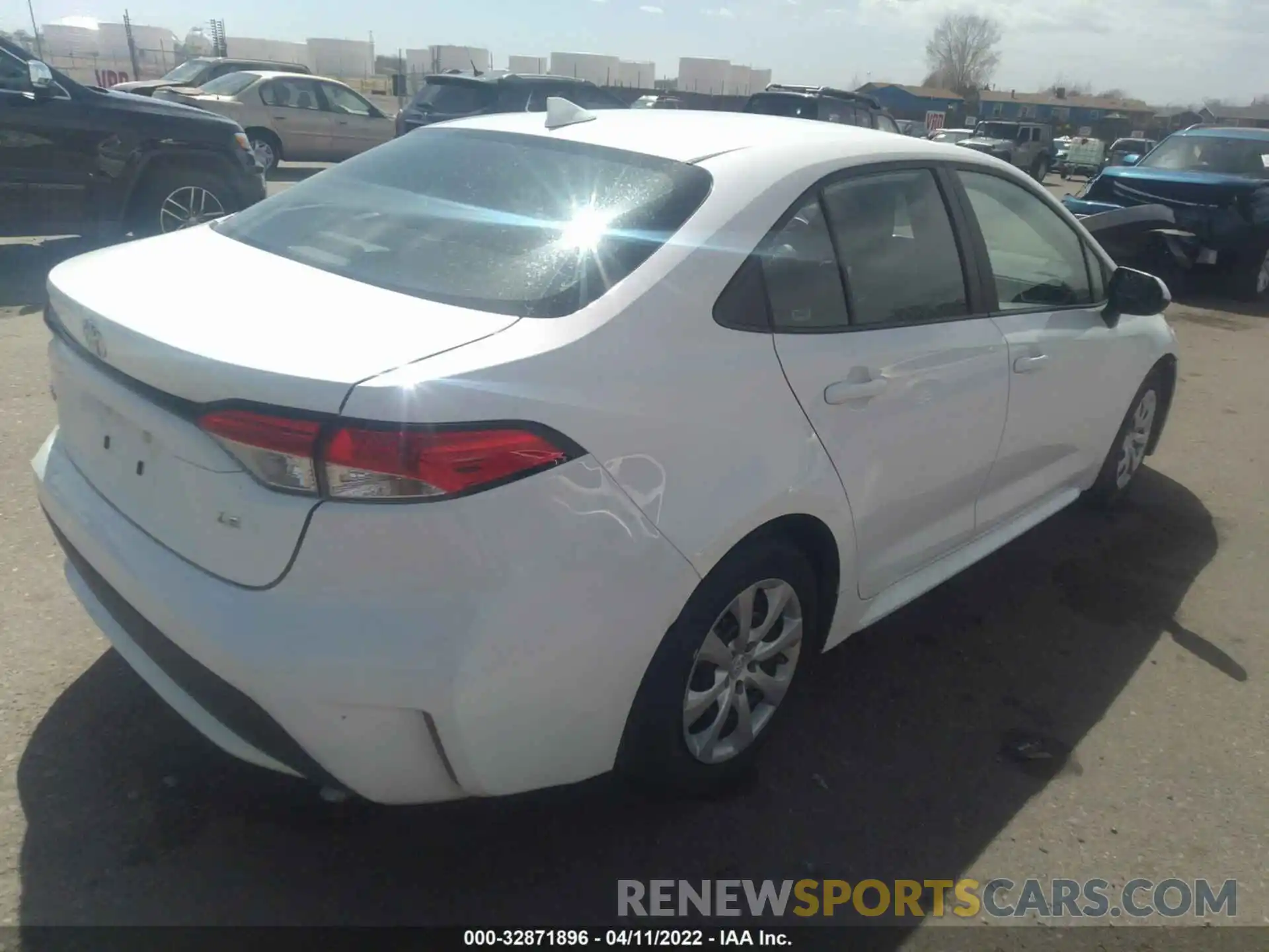 4 Photograph of a damaged car 5YFEPMAE3MP251125 TOYOTA COROLLA 2021