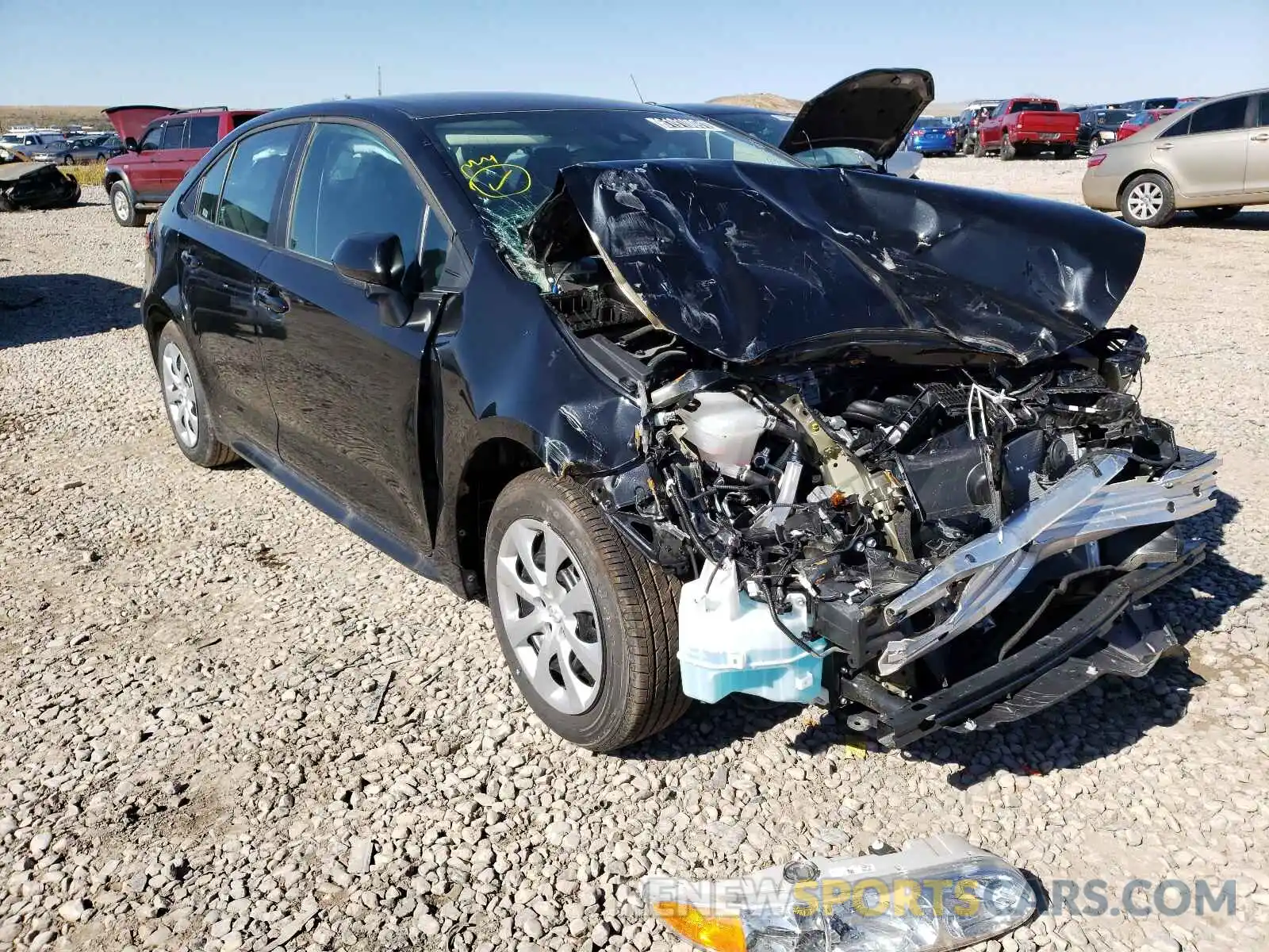 1 Photograph of a damaged car 5YFEPMAE3MP253425 TOYOTA COROLLA 2021