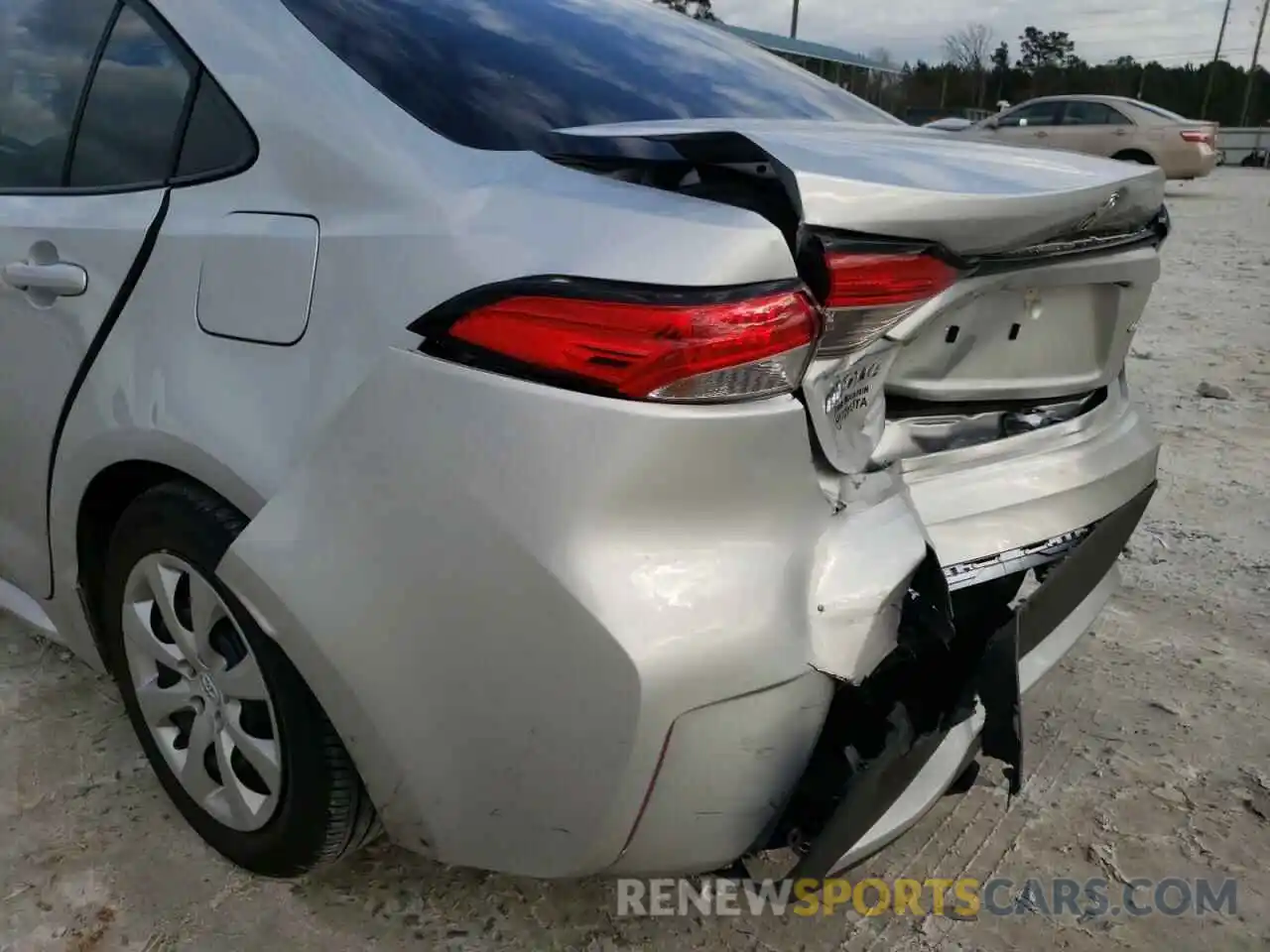 9 Photograph of a damaged car 5YFEPMAE3MP258253 TOYOTA COROLLA 2021