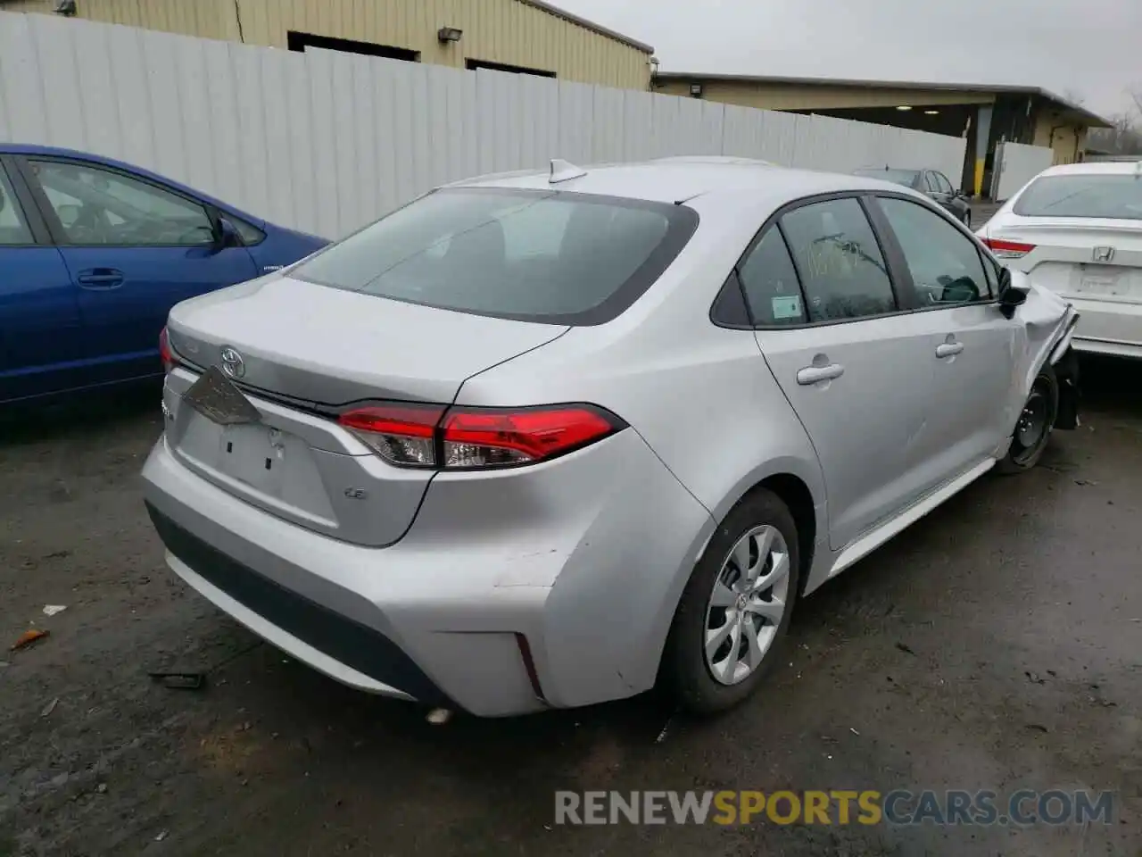 4 Photograph of a damaged car 5YFEPMAE3MP258396 TOYOTA COROLLA 2021