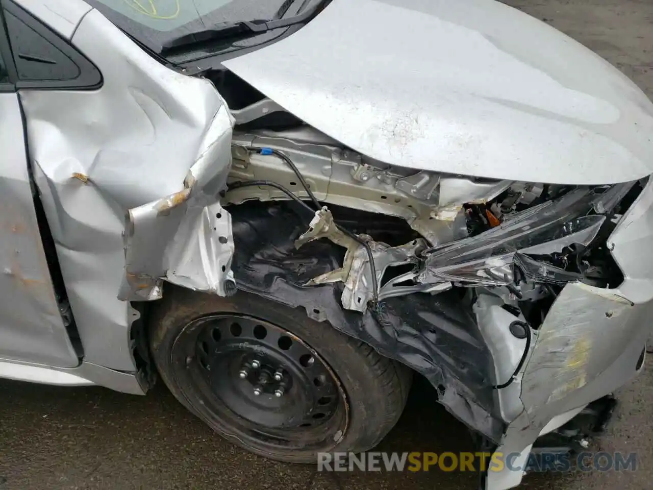 9 Photograph of a damaged car 5YFEPMAE3MP258396 TOYOTA COROLLA 2021