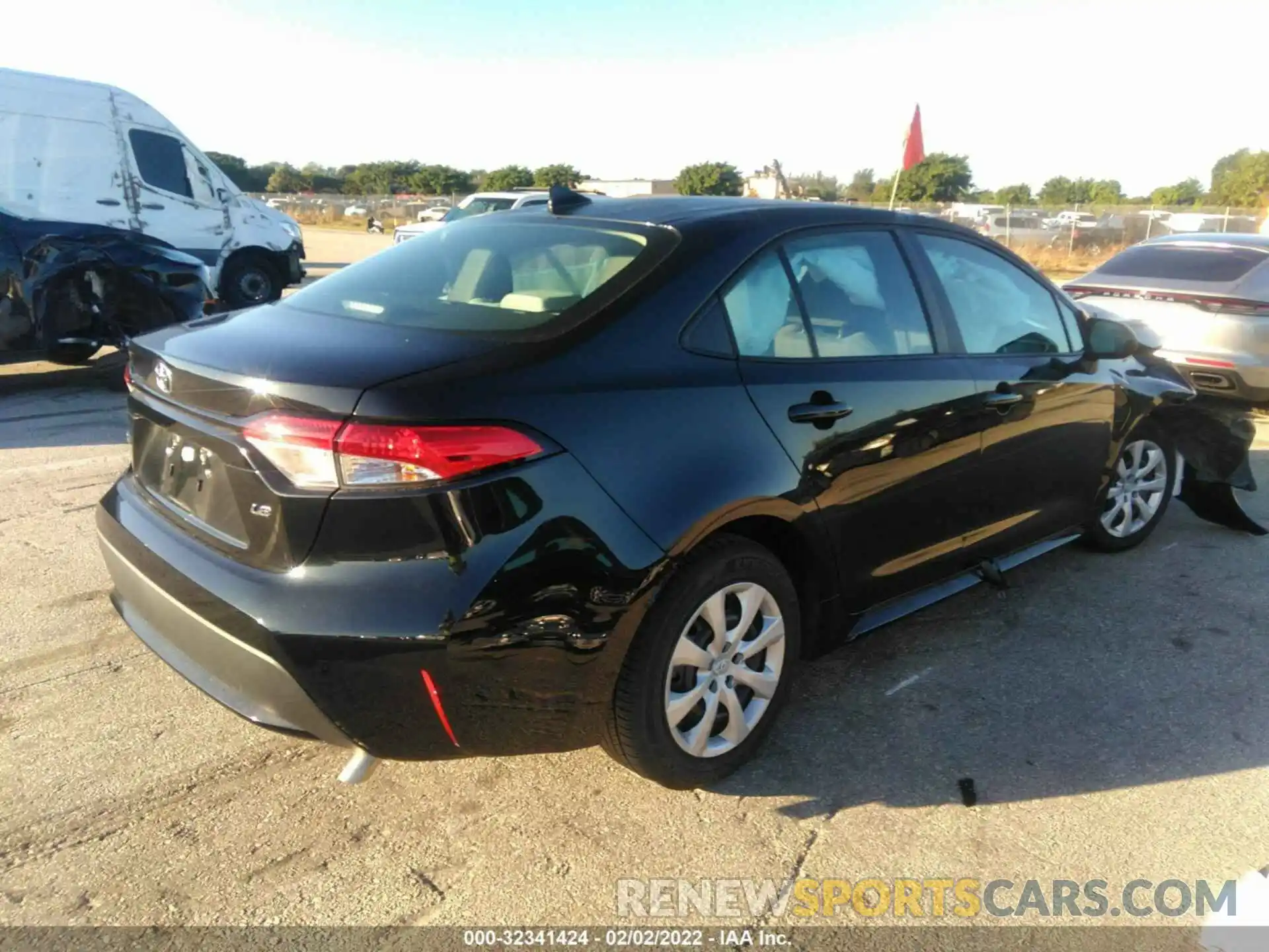 4 Photograph of a damaged car 5YFEPMAE3MP265249 TOYOTA COROLLA 2021