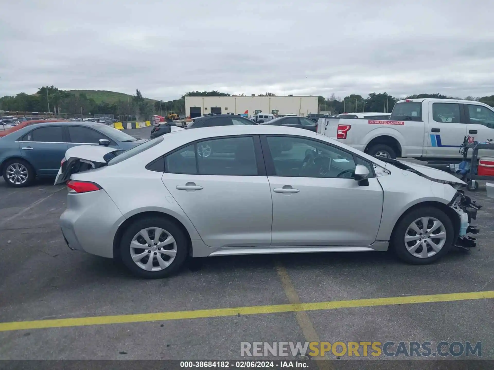 14 Photograph of a damaged car 5YFEPMAE4MP165256 TOYOTA COROLLA 2021