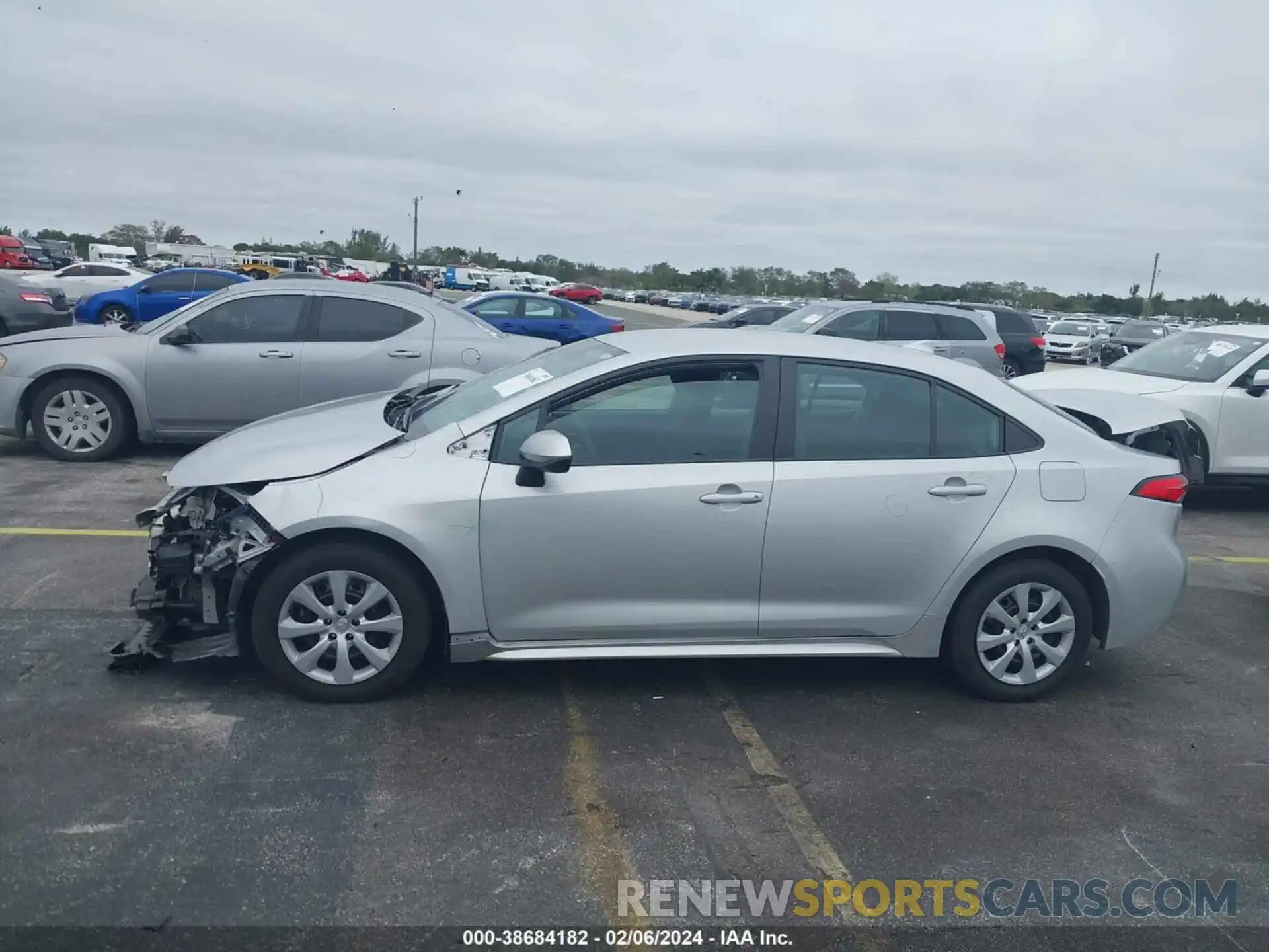 15 Photograph of a damaged car 5YFEPMAE4MP165256 TOYOTA COROLLA 2021