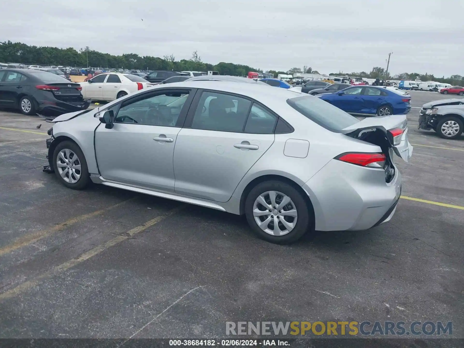 3 Photograph of a damaged car 5YFEPMAE4MP165256 TOYOTA COROLLA 2021