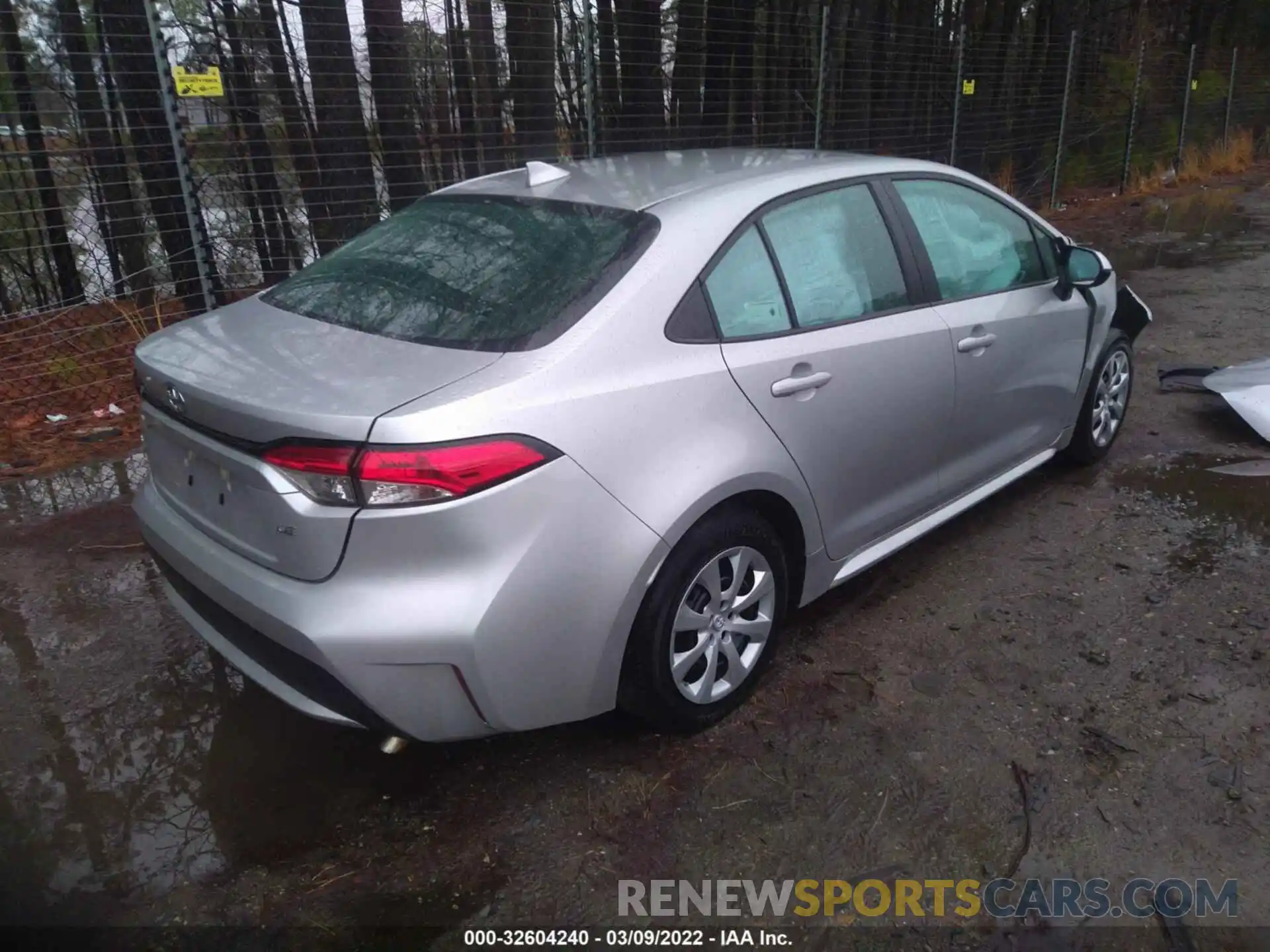 4 Photograph of a damaged car 5YFEPMAE4MP170215 TOYOTA COROLLA 2021