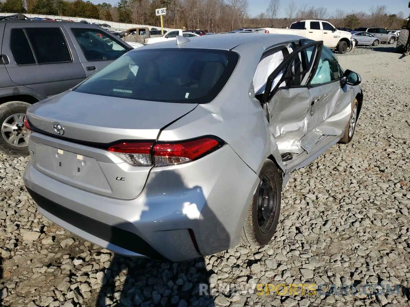 4 Photograph of a damaged car 5YFEPMAE4MP172627 TOYOTA COROLLA 2021