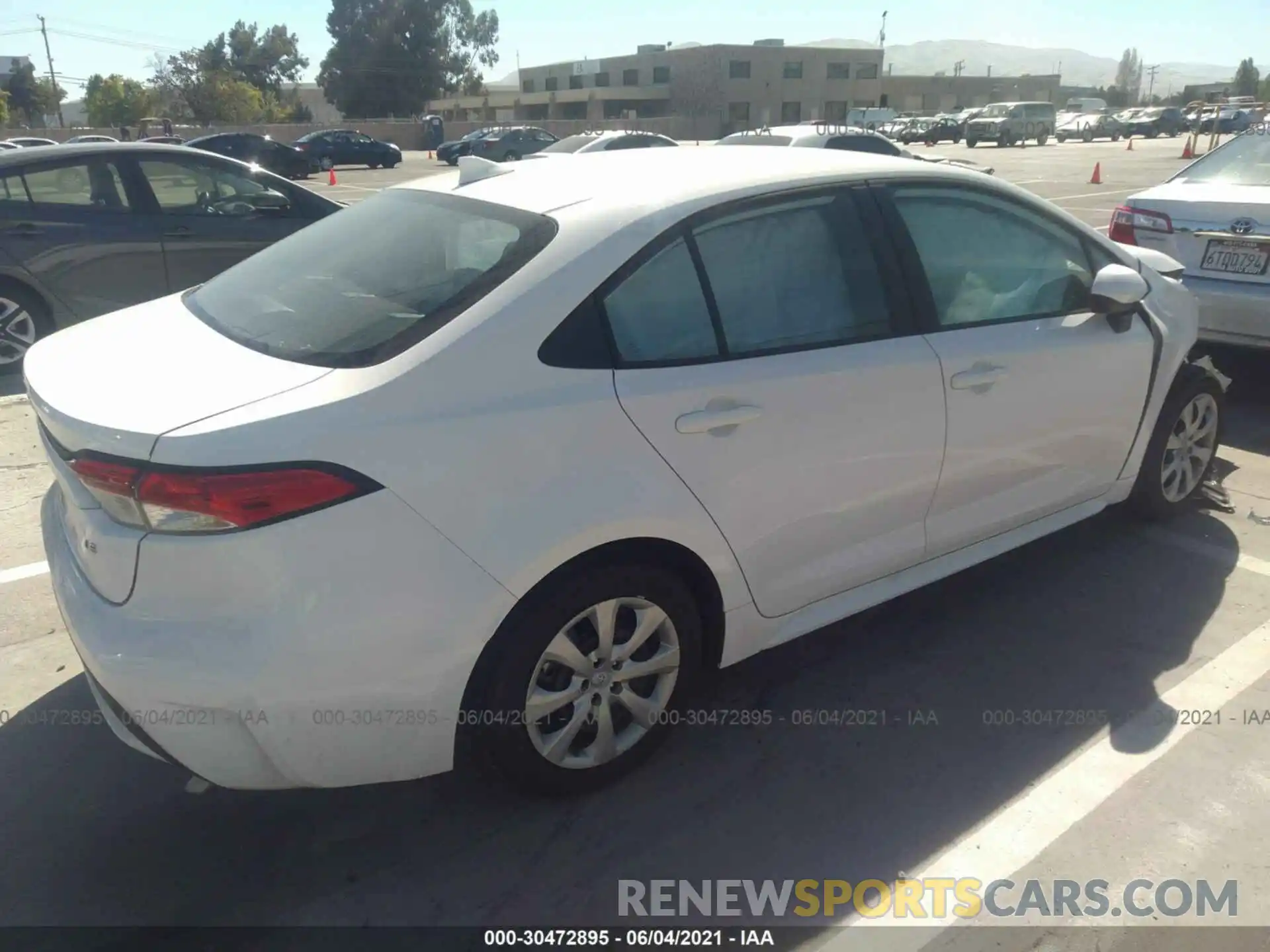 4 Photograph of a damaged car 5YFEPMAE4MP173566 TOYOTA COROLLA 2021