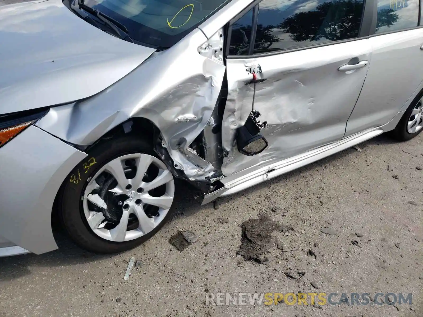 9 Photograph of a damaged car 5YFEPMAE4MP174202 TOYOTA COROLLA 2021