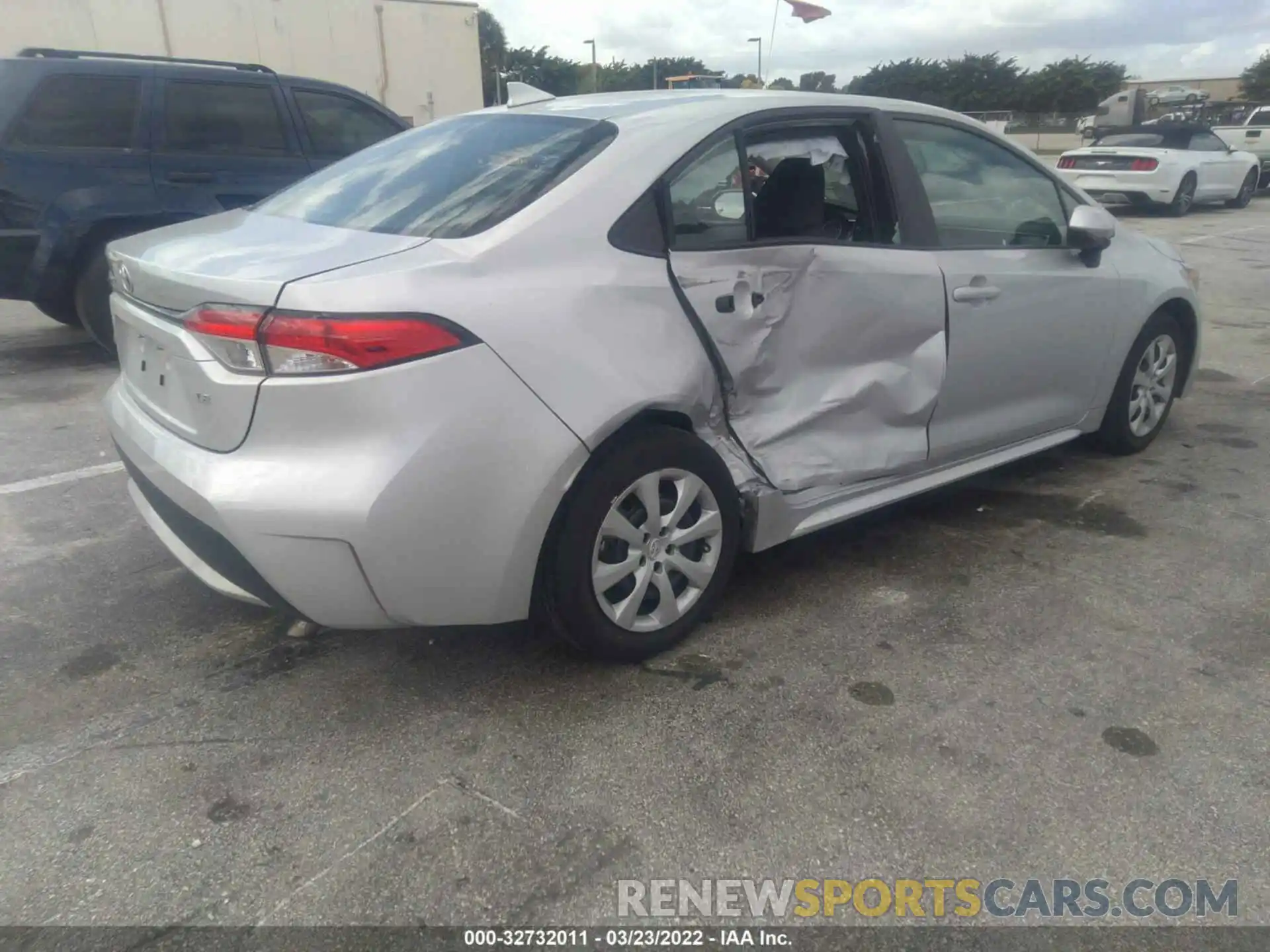 4 Photograph of a damaged car 5YFEPMAE4MP180615 TOYOTA COROLLA 2021