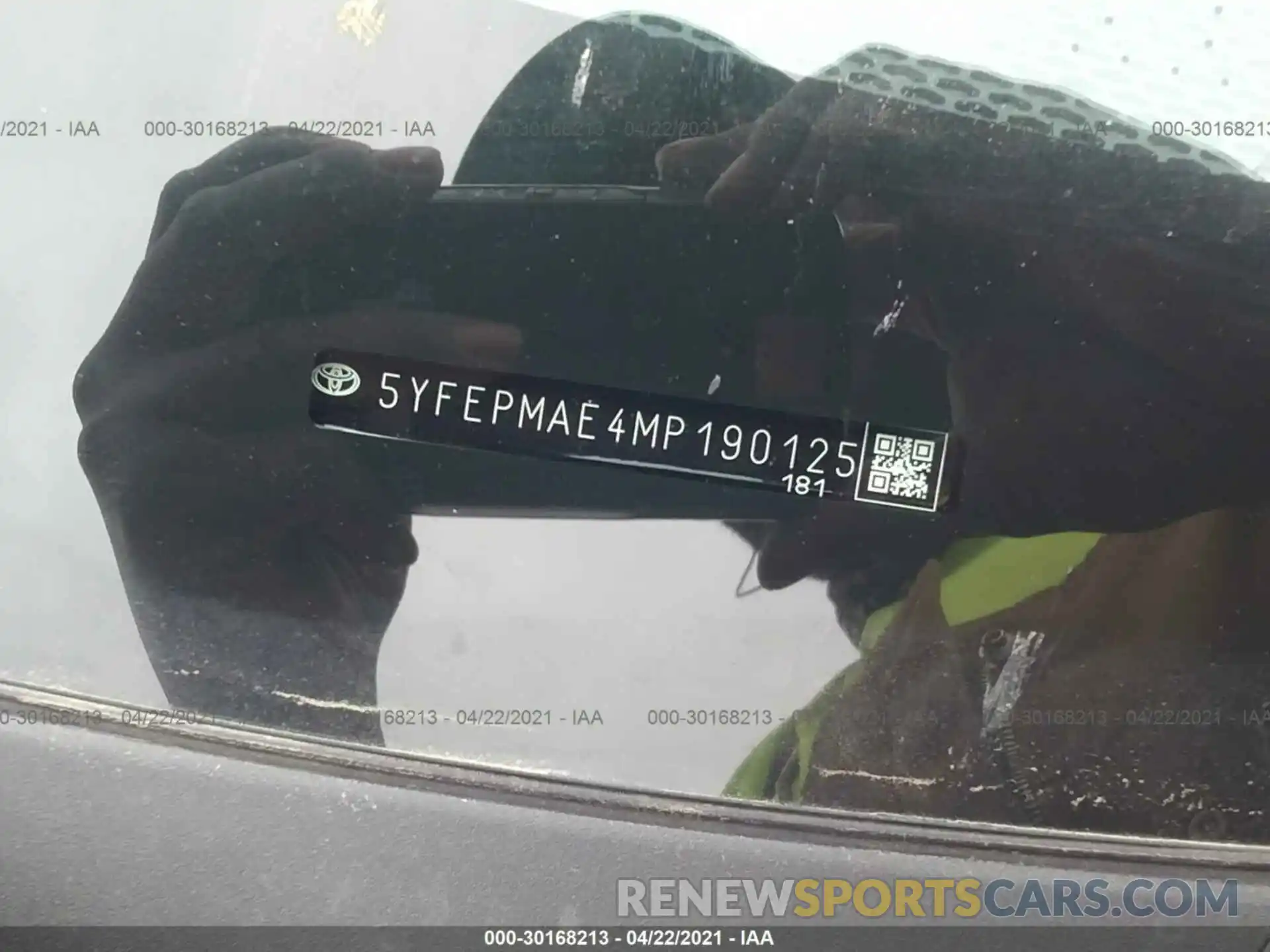 9 Photograph of a damaged car 5YFEPMAE4MP190125 TOYOTA COROLLA 2021
