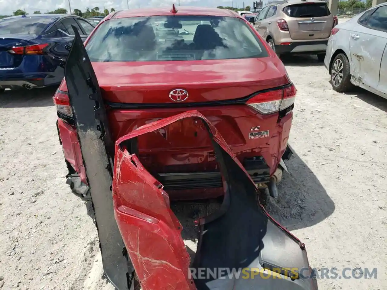 9 Photograph of a damaged car 5YFEPMAE4MP191825 TOYOTA COROLLA 2021