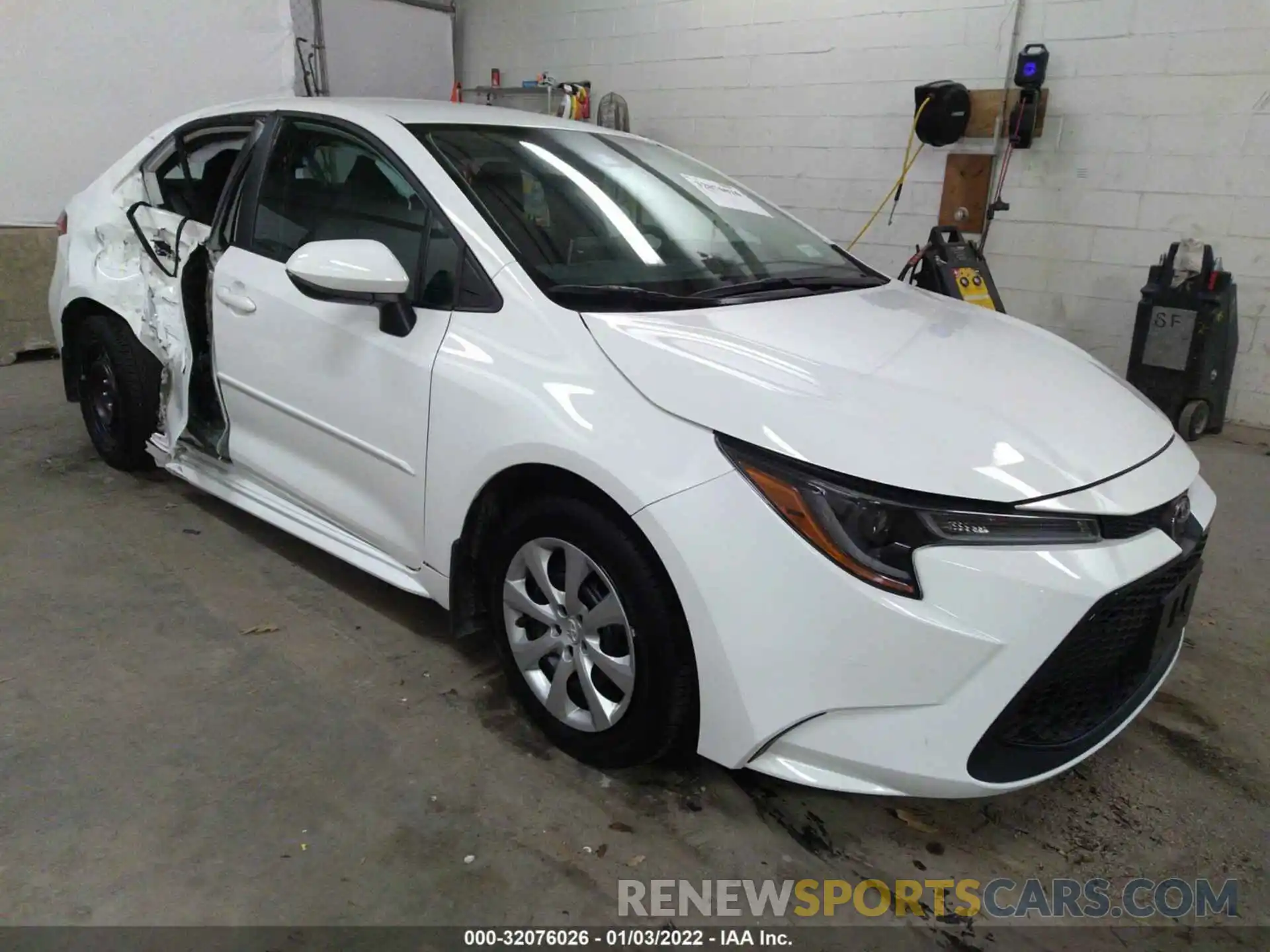 1 Photograph of a damaged car 5YFEPMAE4MP196491 TOYOTA COROLLA 2021