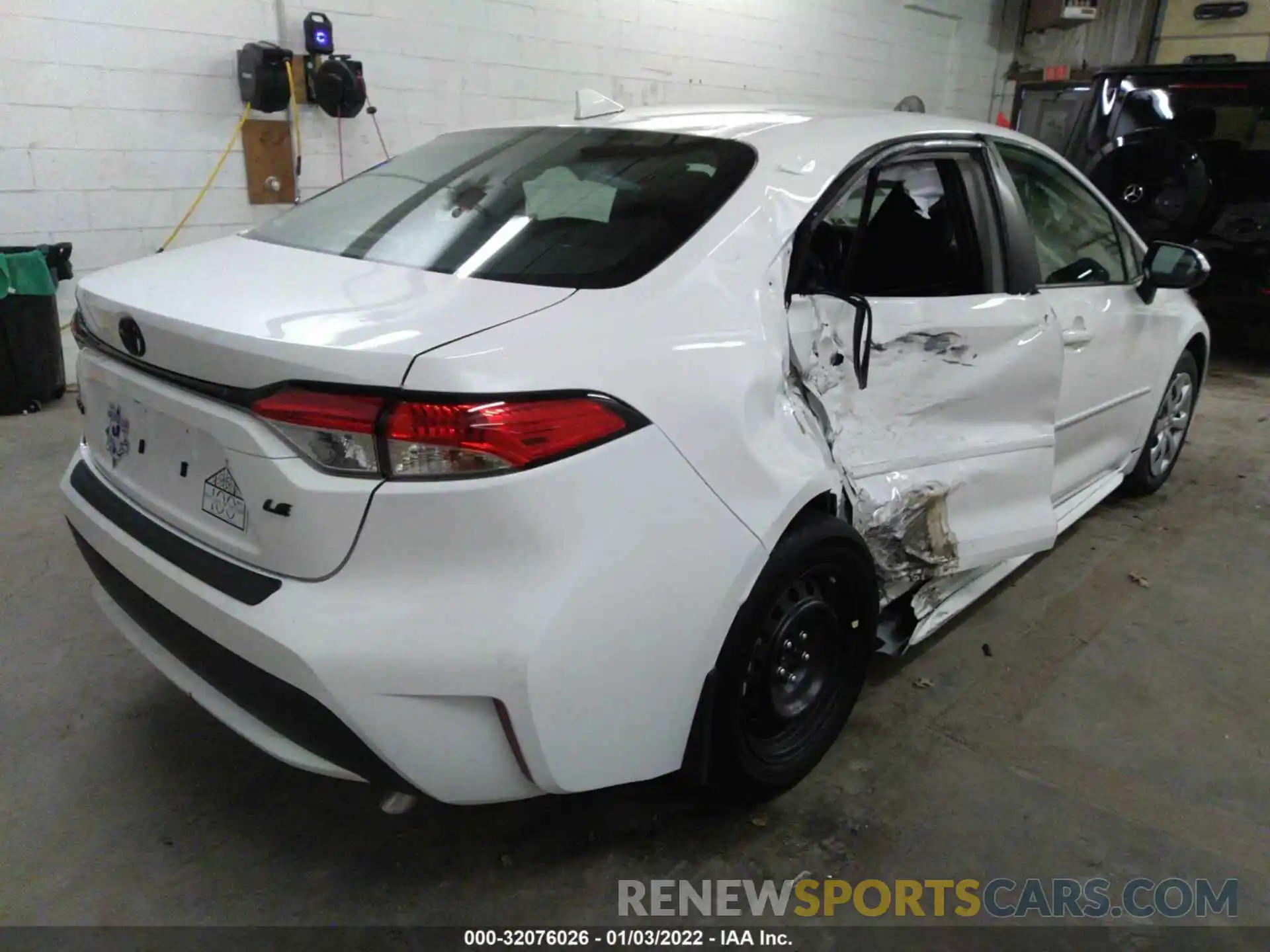 4 Photograph of a damaged car 5YFEPMAE4MP196491 TOYOTA COROLLA 2021