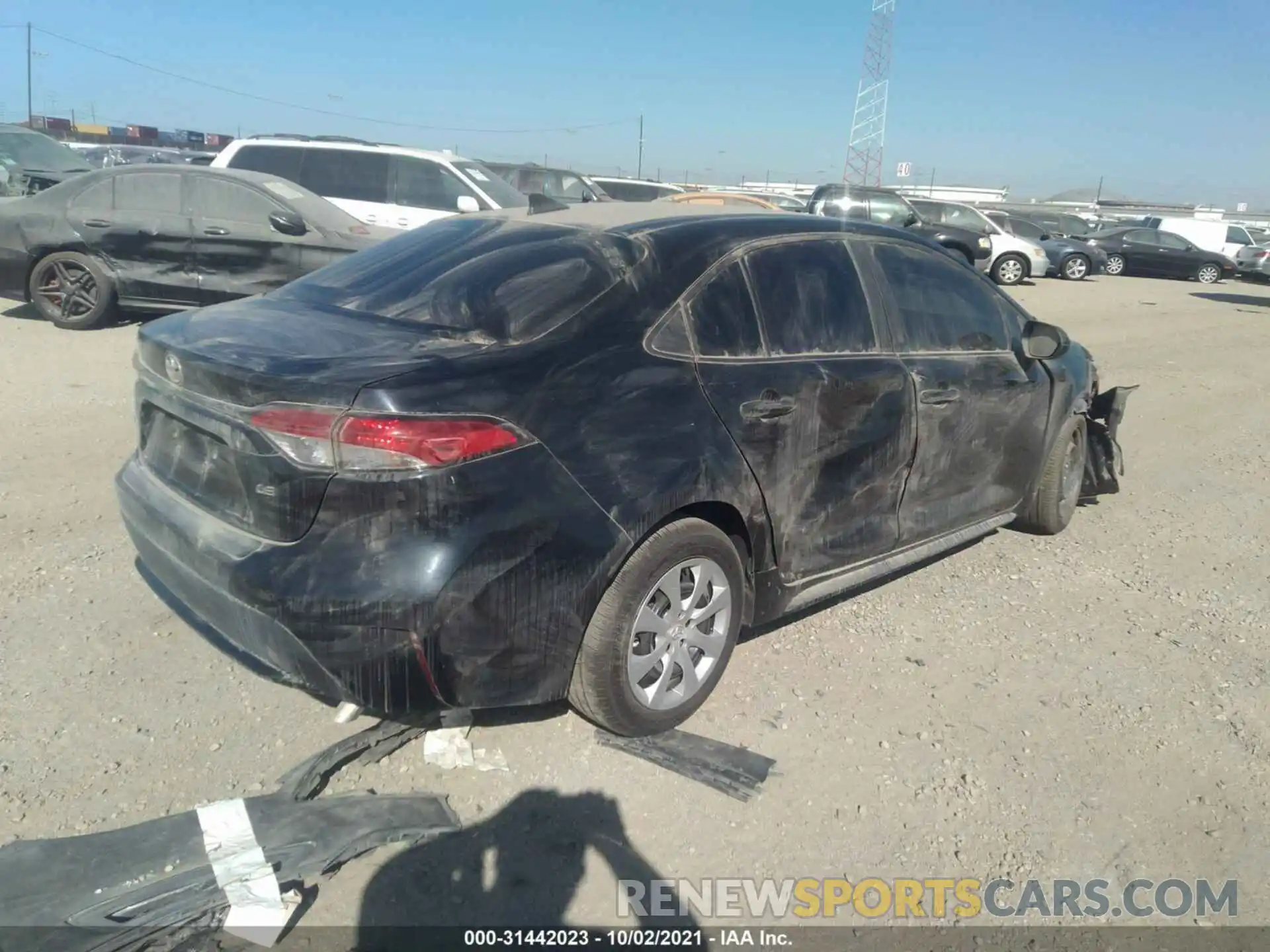 4 Photograph of a damaged car 5YFEPMAE4MP198029 TOYOTA COROLLA 2021