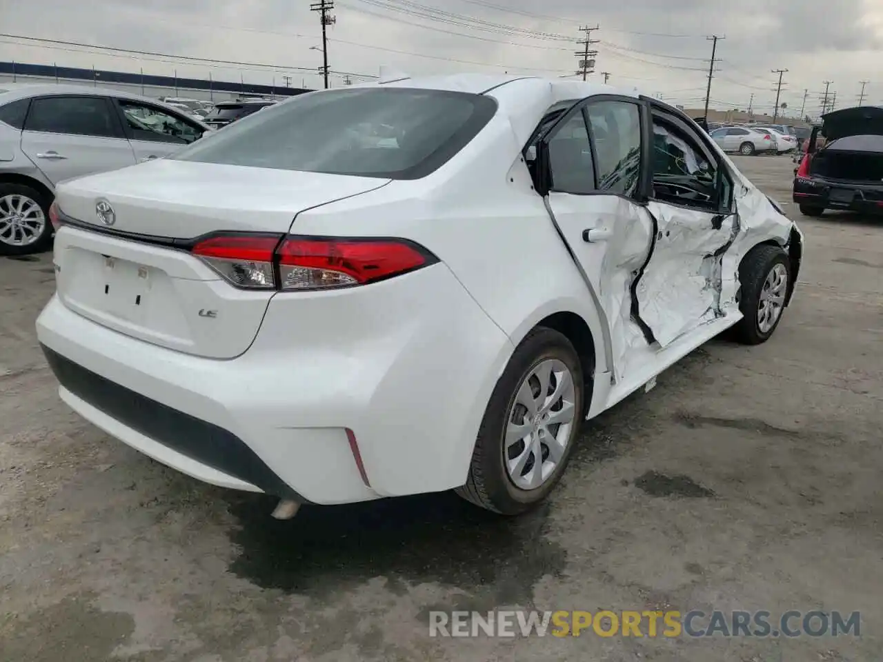 4 Photograph of a damaged car 5YFEPMAE4MP203097 TOYOTA COROLLA 2021