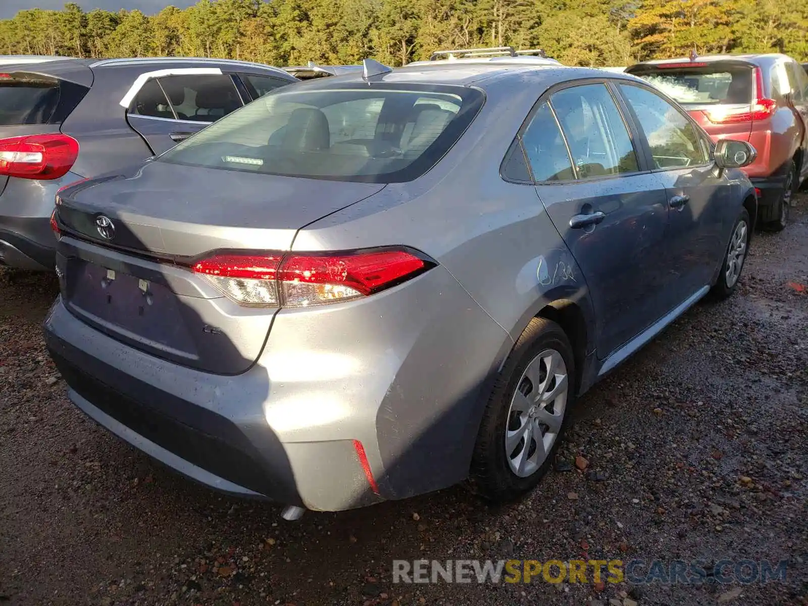 4 Photograph of a damaged car 5YFEPMAE4MP205643 TOYOTA COROLLA 2021