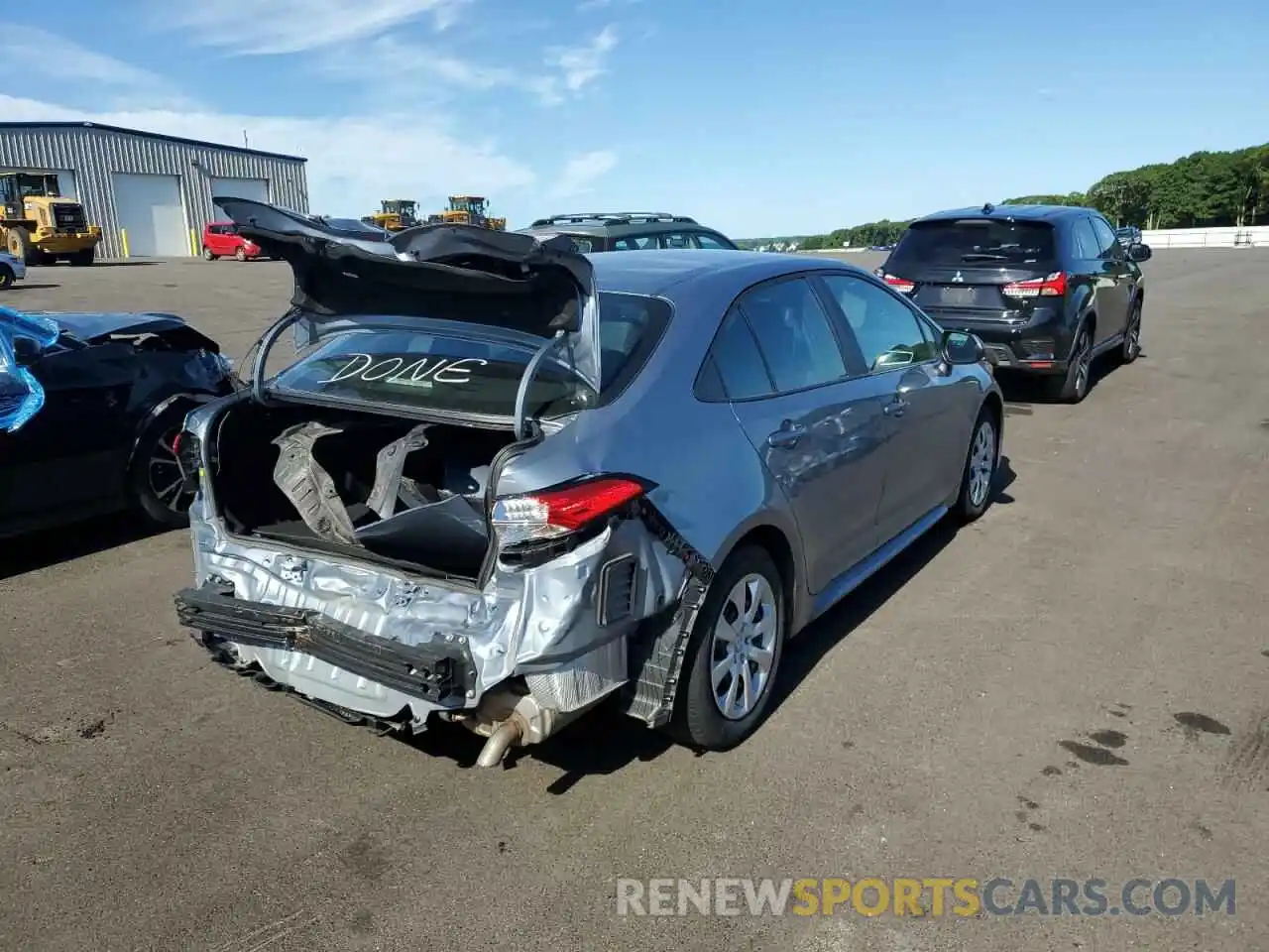 4 Photograph of a damaged car 5YFEPMAE4MP213869 TOYOTA COROLLA 2021