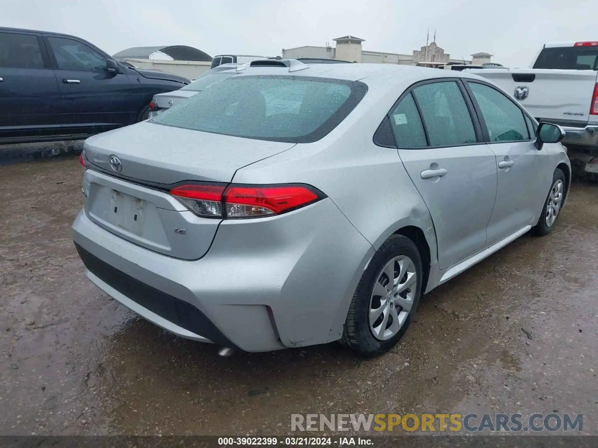 4 Photograph of a damaged car 5YFEPMAE4MP215296 TOYOTA COROLLA 2021