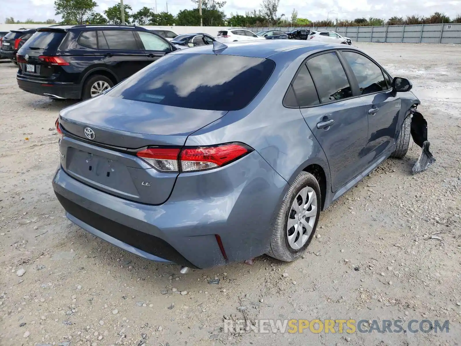 4 Photograph of a damaged car 5YFEPMAE4MP217601 TOYOTA COROLLA 2021