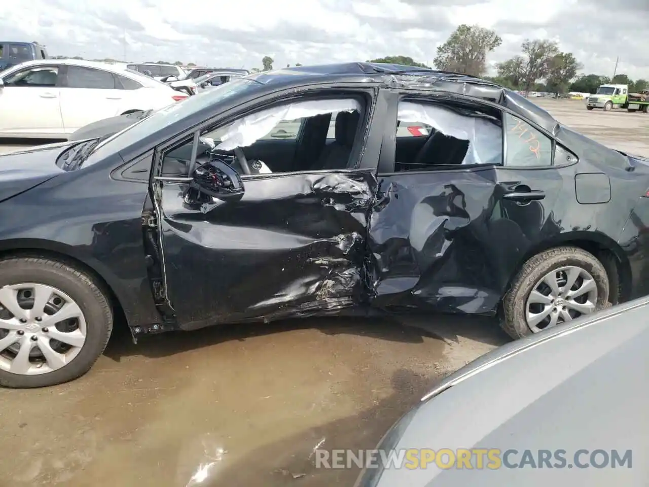 9 Photograph of a damaged car 5YFEPMAE4MP257435 TOYOTA COROLLA 2021