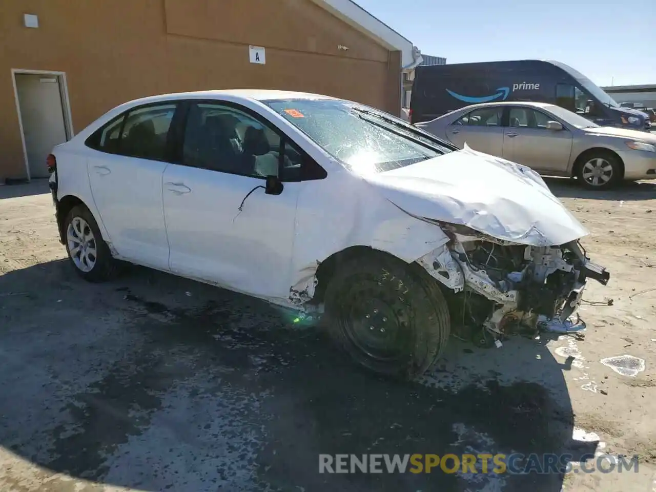 4 Photograph of a damaged car 5YFEPMAE4MP266524 TOYOTA COROLLA 2021