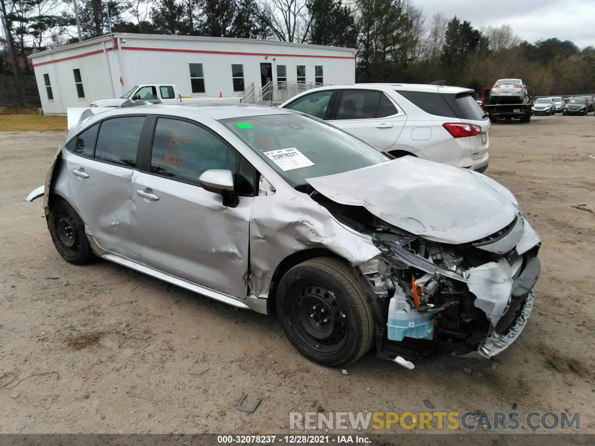 1 Photograph of a damaged car 5YFEPMAE5MP151463 TOYOTA COROLLA 2021