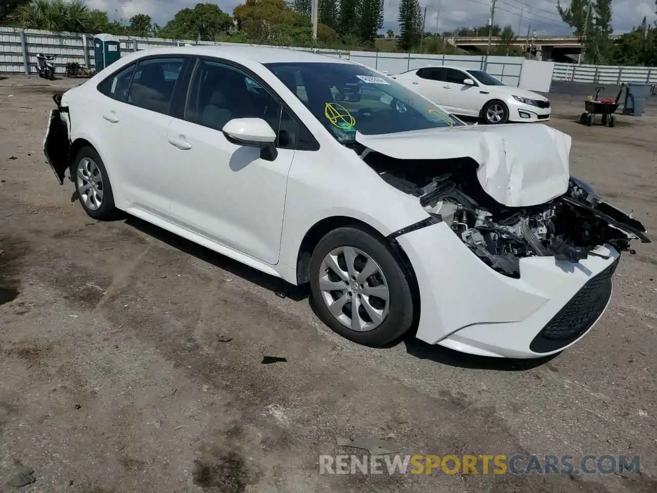 4 Photograph of a damaged car 5YFEPMAE5MP152063 TOYOTA COROLLA 2021