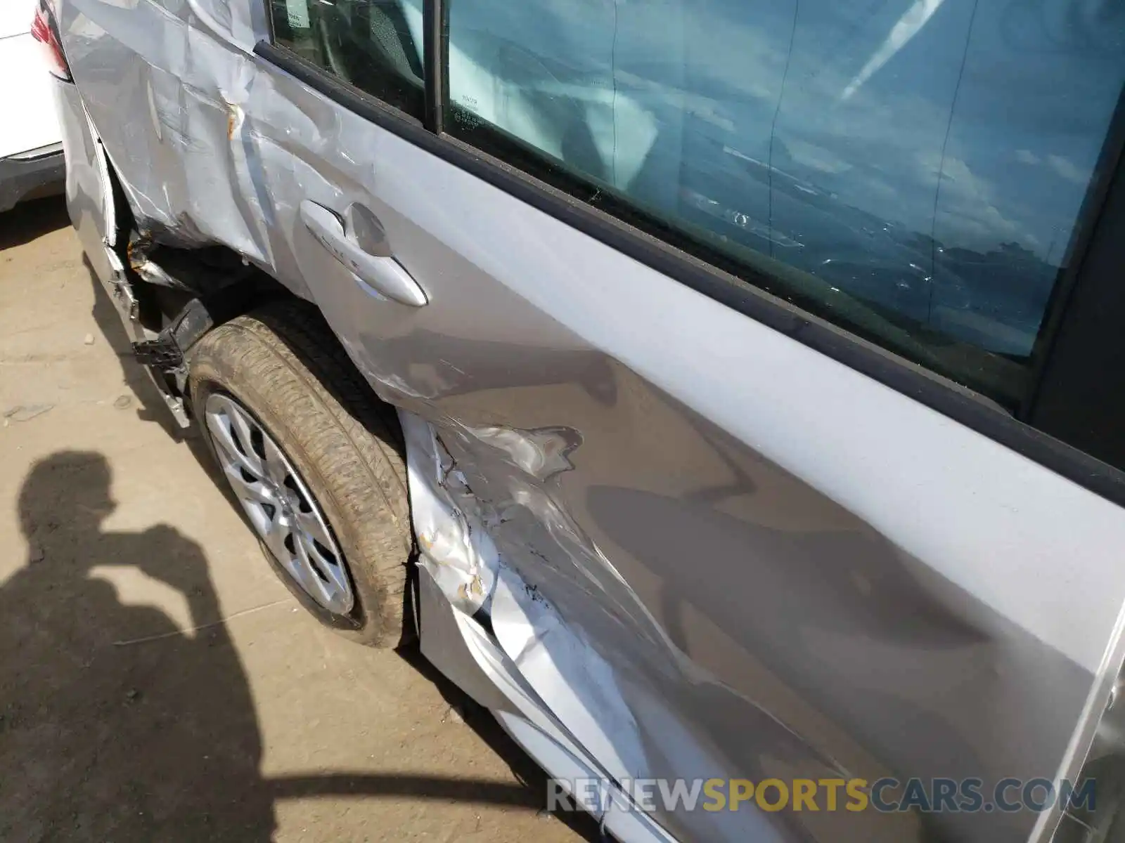 9 Photograph of a damaged car 5YFEPMAE5MP167467 TOYOTA COROLLA 2021