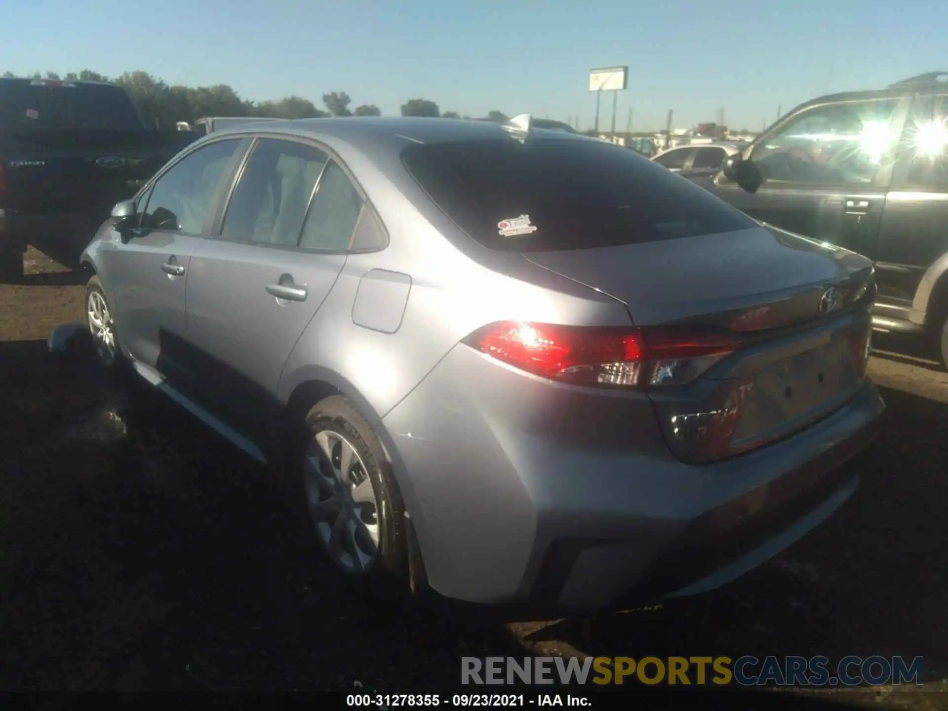 3 Photograph of a damaged car 5YFEPMAE5MP174564 TOYOTA COROLLA 2021